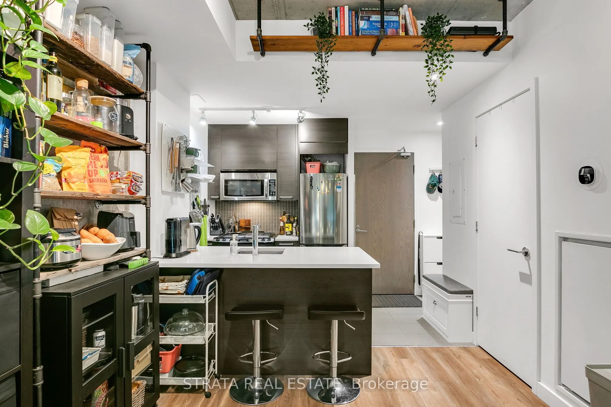 90 Broadview Avenue N, #218