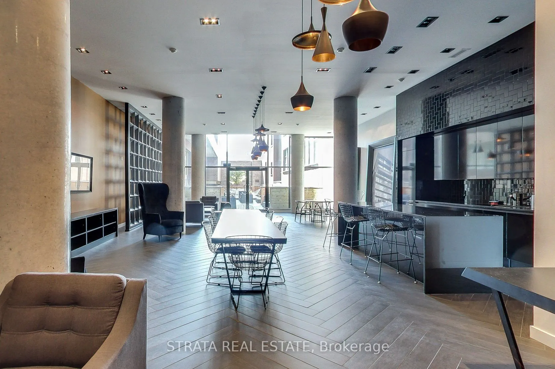 90 Broadview Avenue N, #218