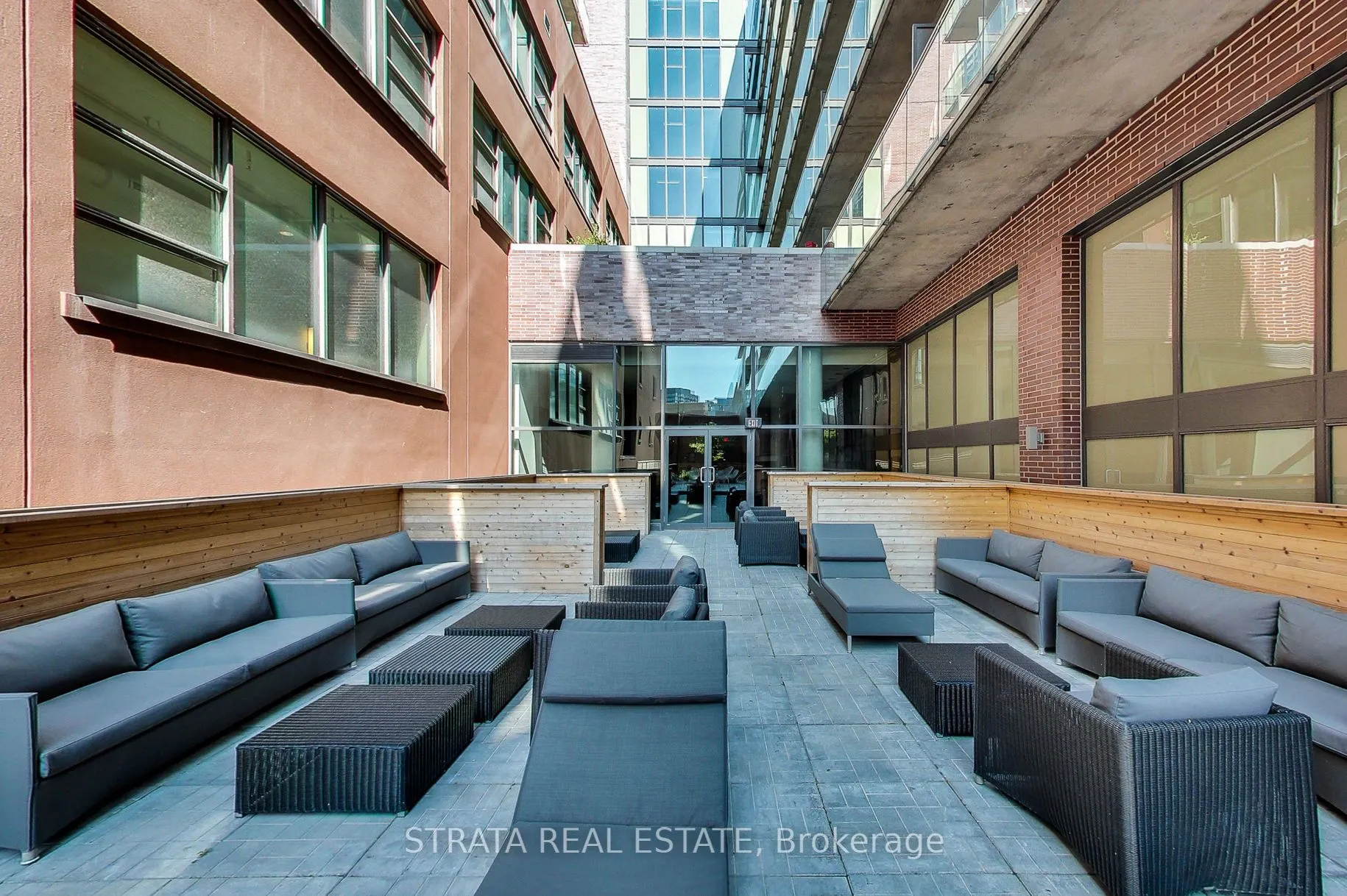 90 Broadview Avenue N, #218
