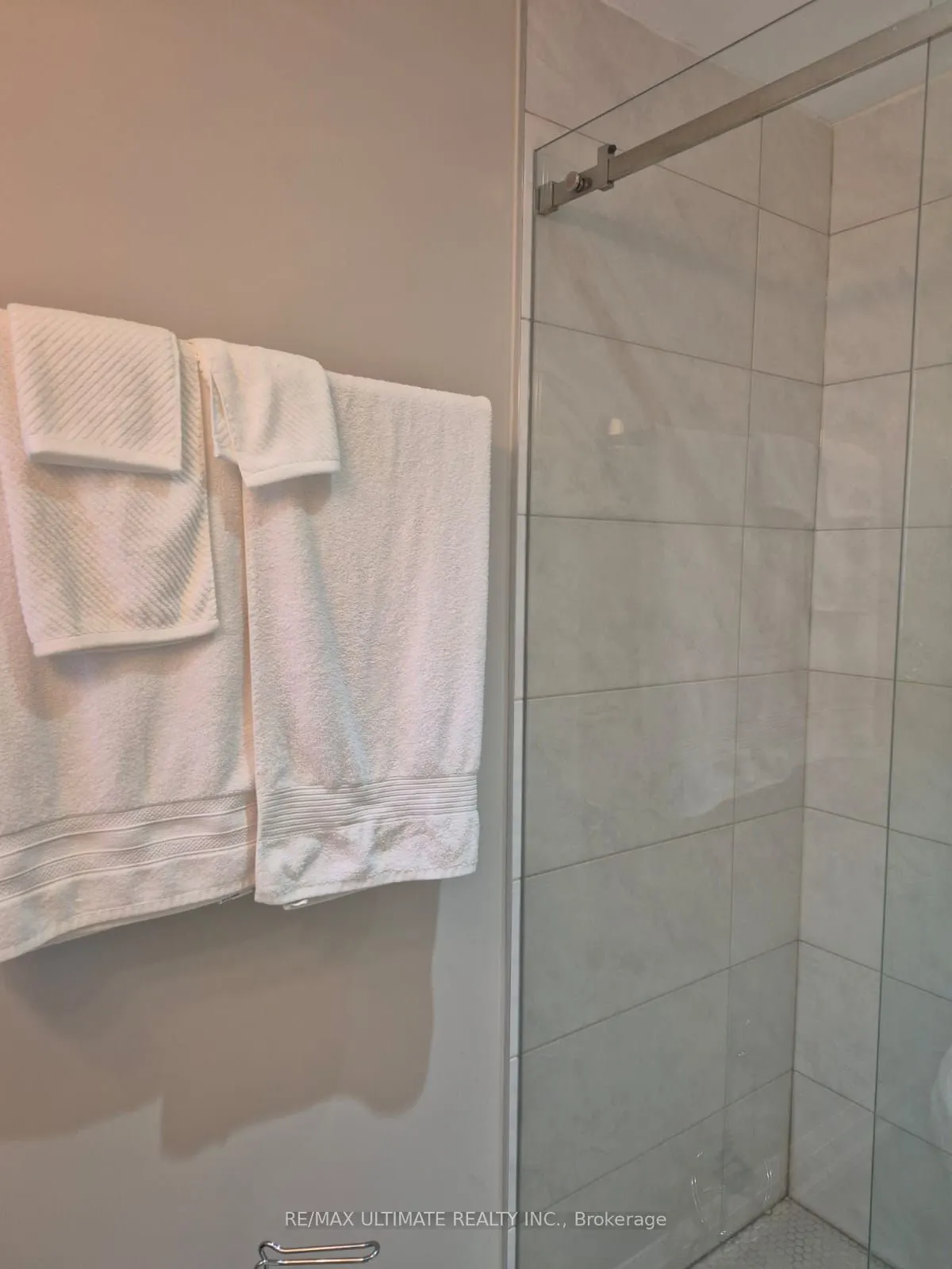 369 Lawson Road, #Room 1