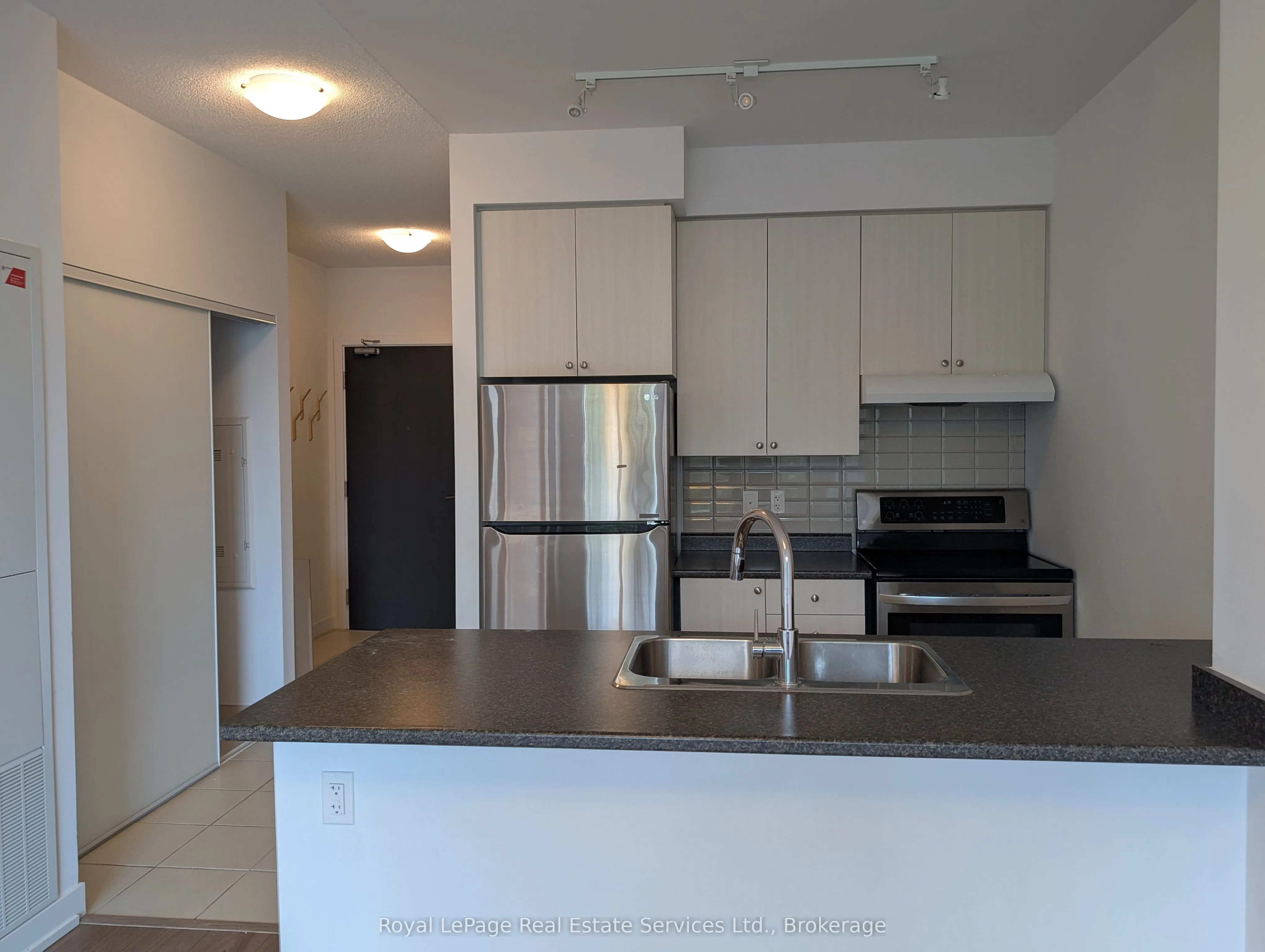 8 Trent Avenue, #213