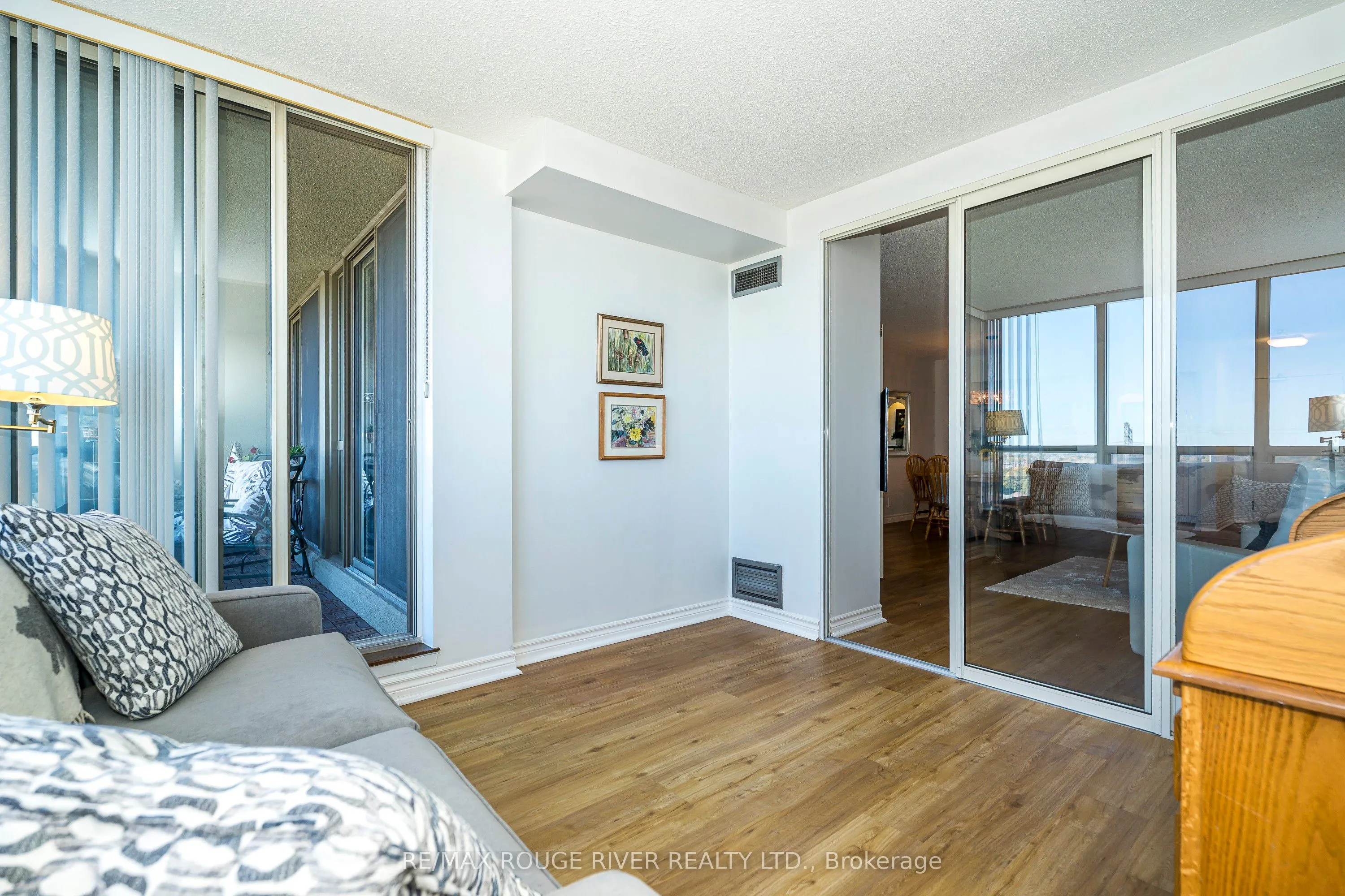 1890 Valley Farm Road, #1115