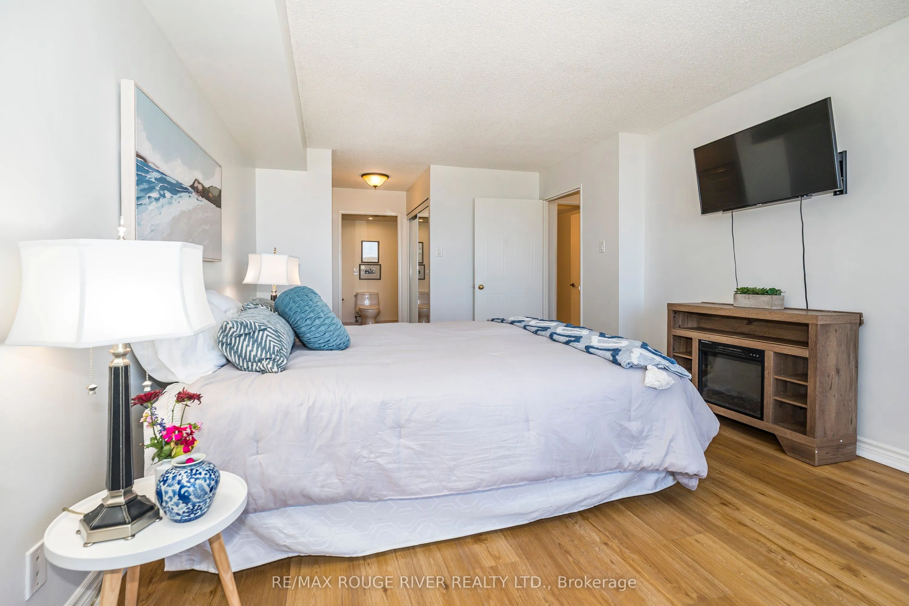1890 Valley Farm Road, #1115
