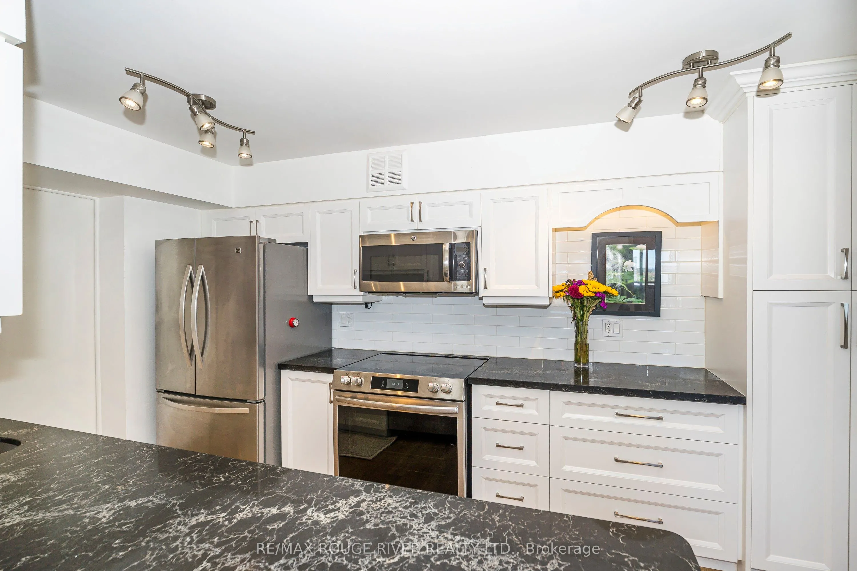 1890 Valley Farm Road, #1115