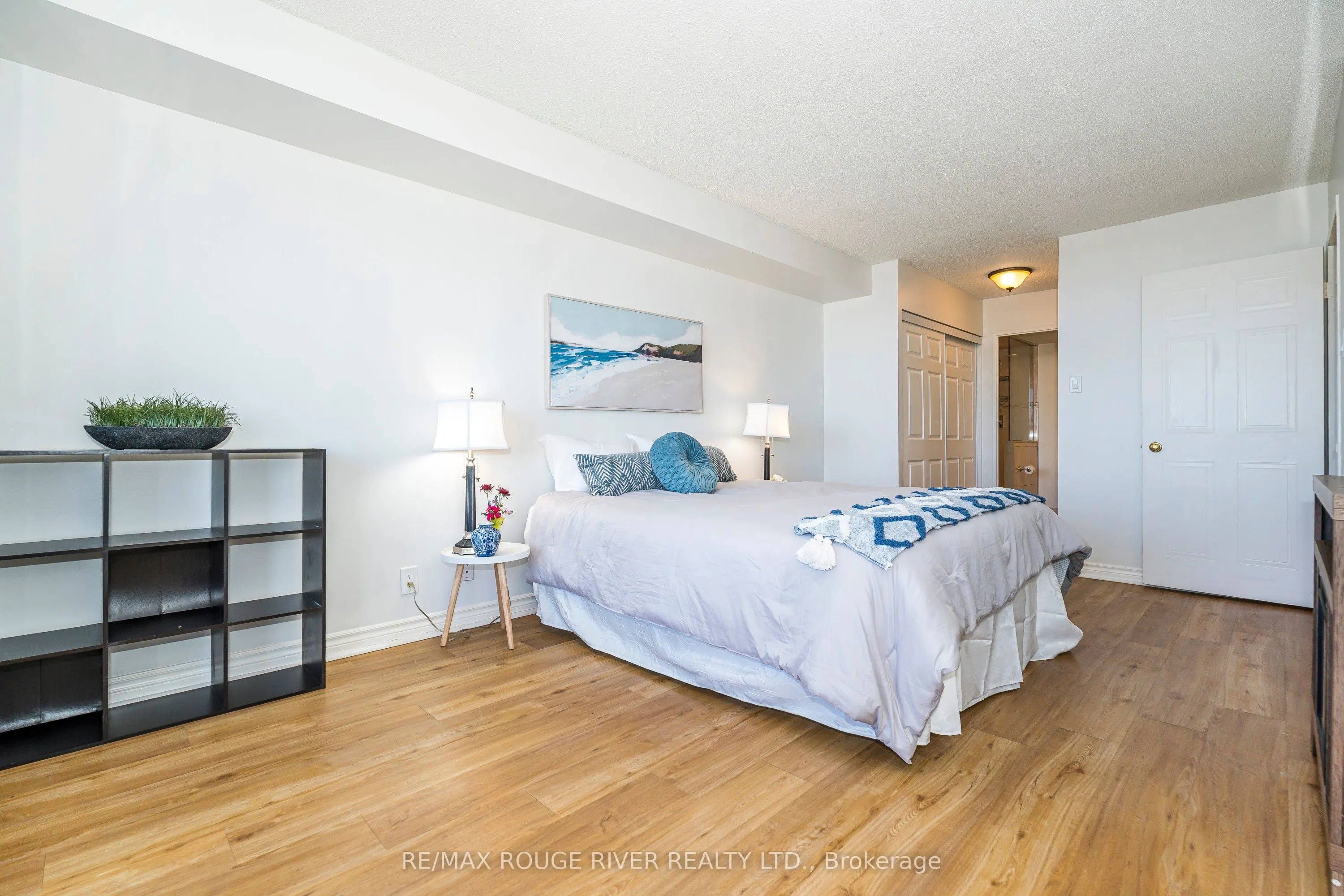 1890 Valley Farm Road, #1115