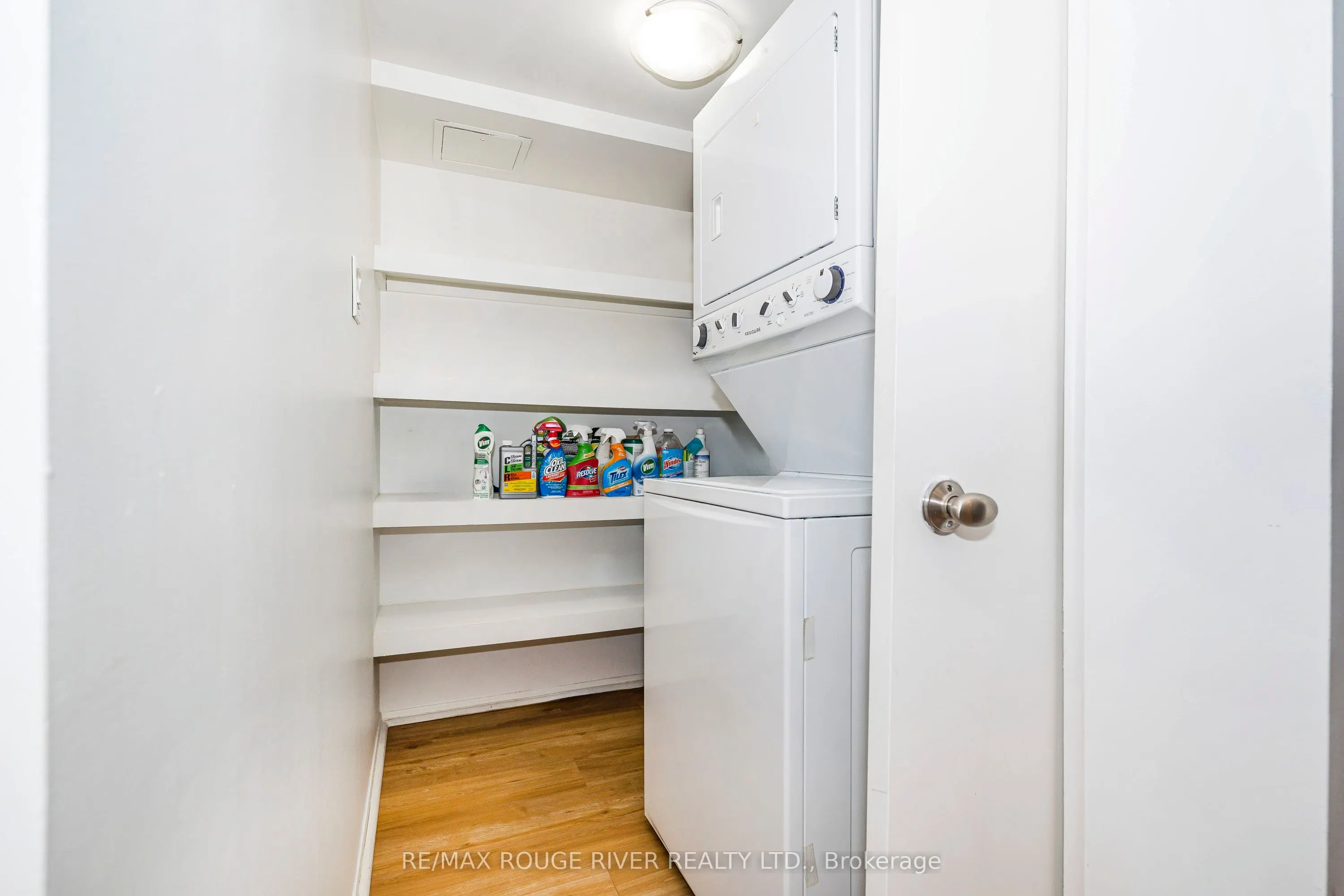 1890 Valley Farm Road, #1115