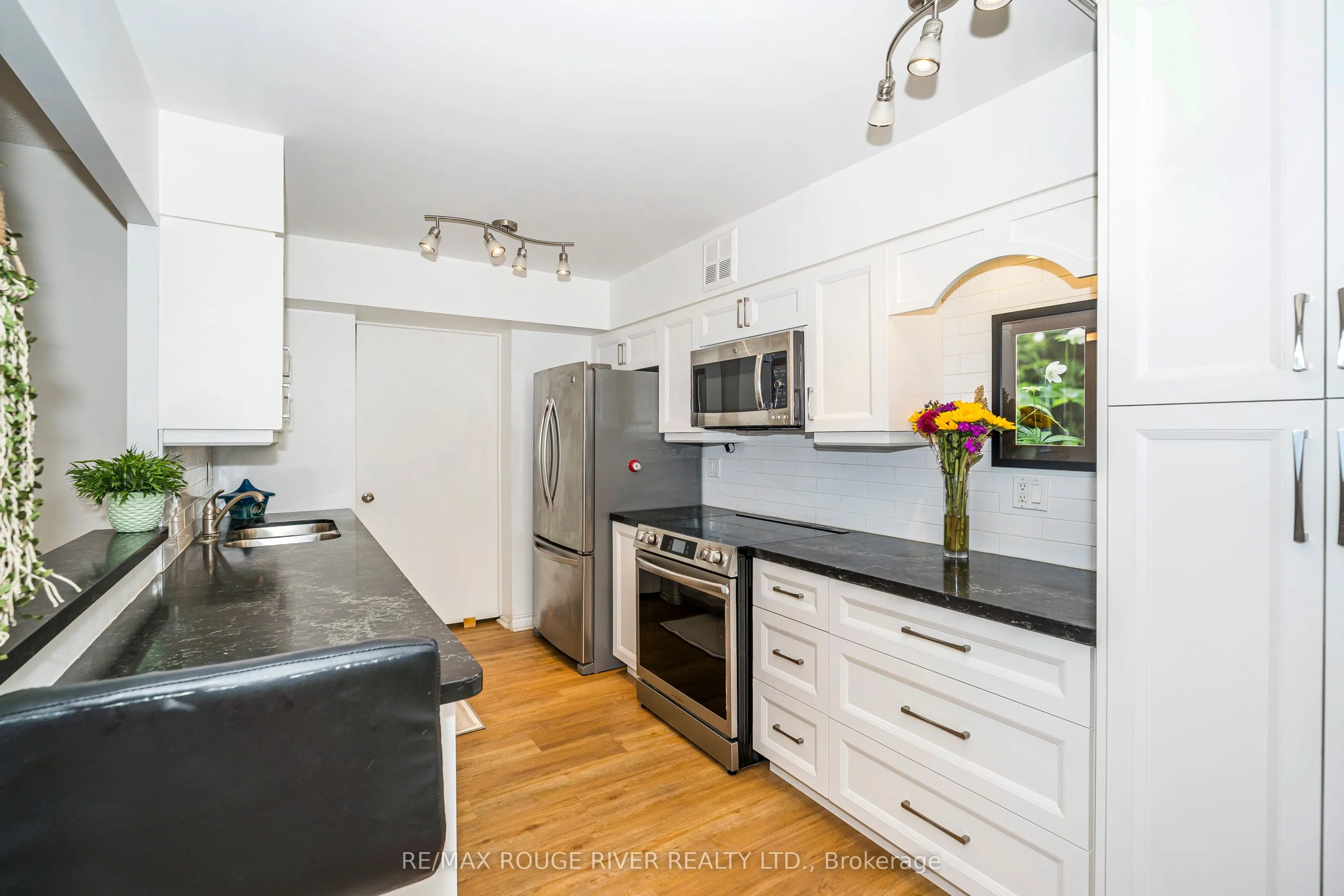 1890 Valley Farm Road, #1115