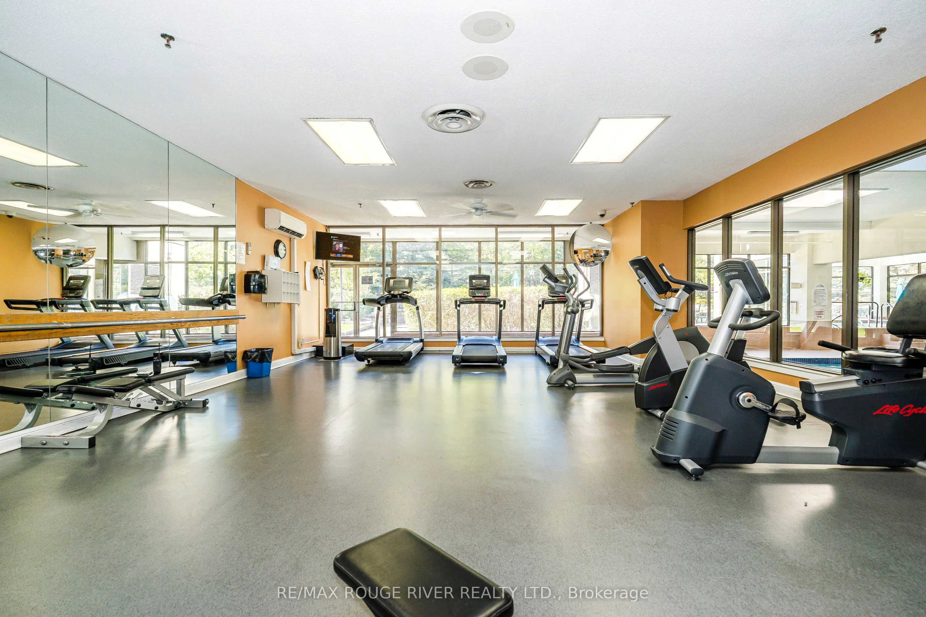 1890 Valley Farm Road, #1115