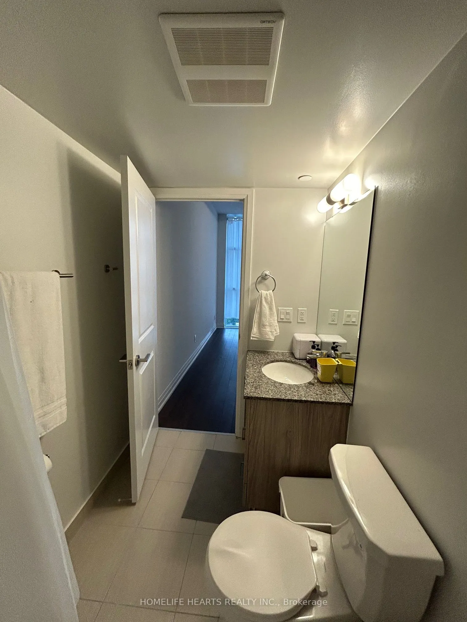 20 Meadowglen Place E, #822