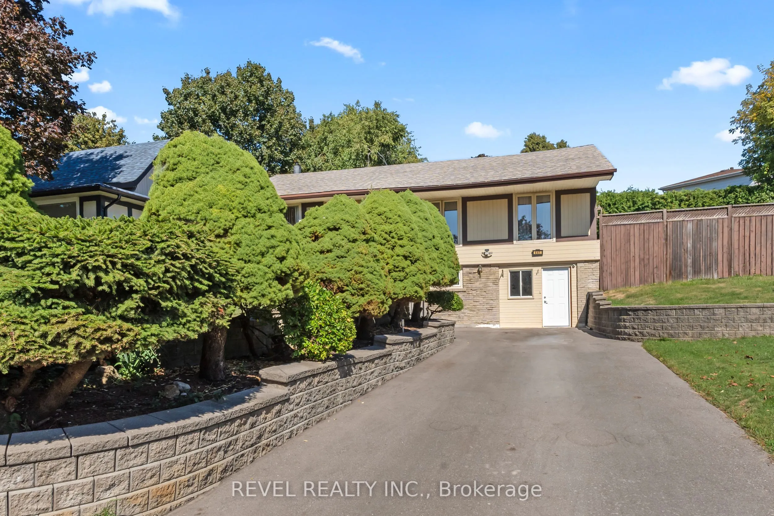441 Crestwood Dr Drive N