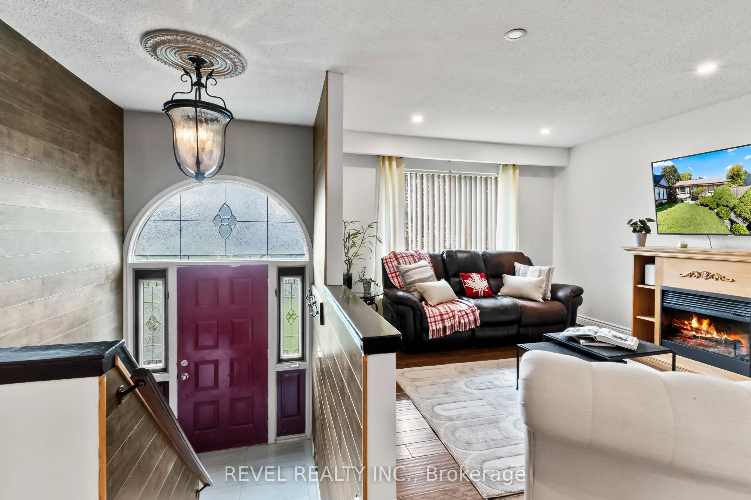 441 Crestwood Dr Drive N
