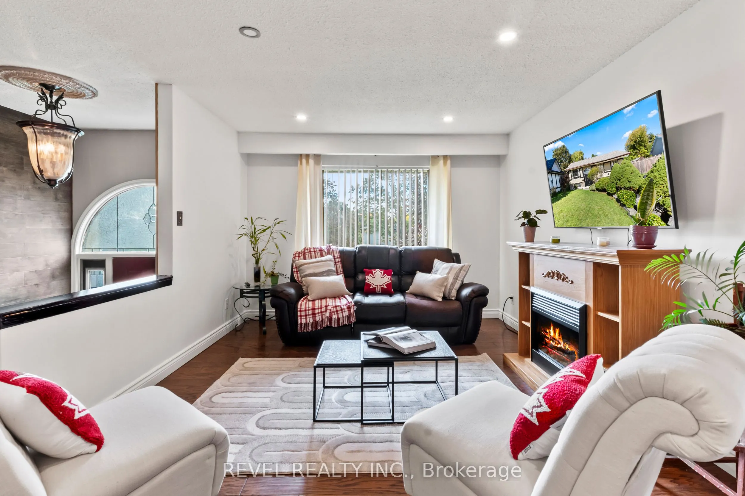 441 Crestwood Dr Drive N