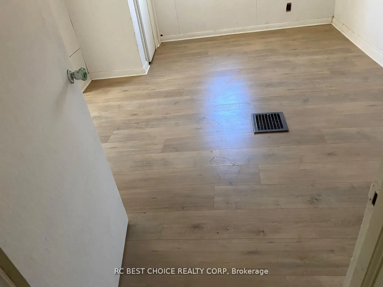 1705 Simcoe Street N