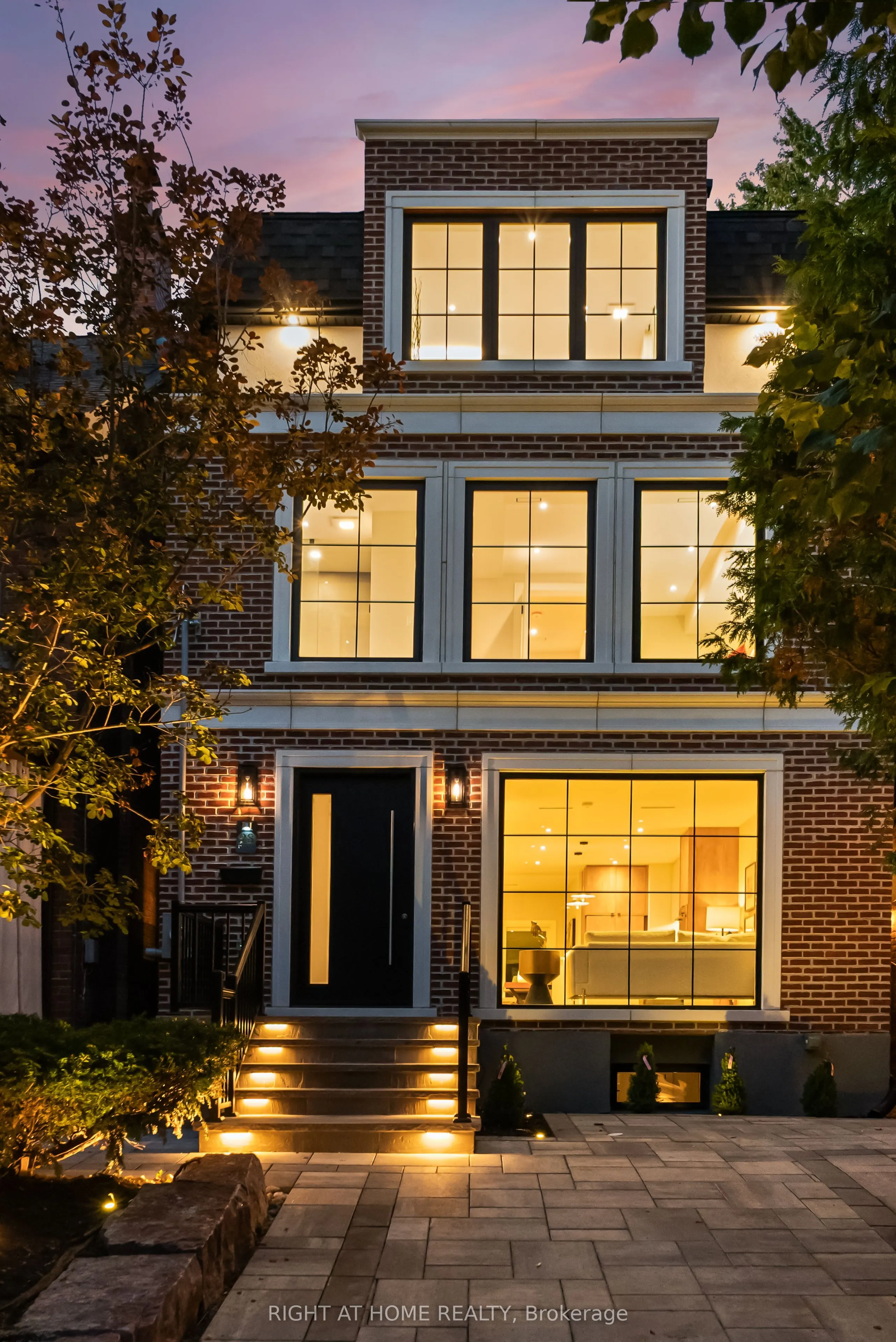 98 Dixon Avenue