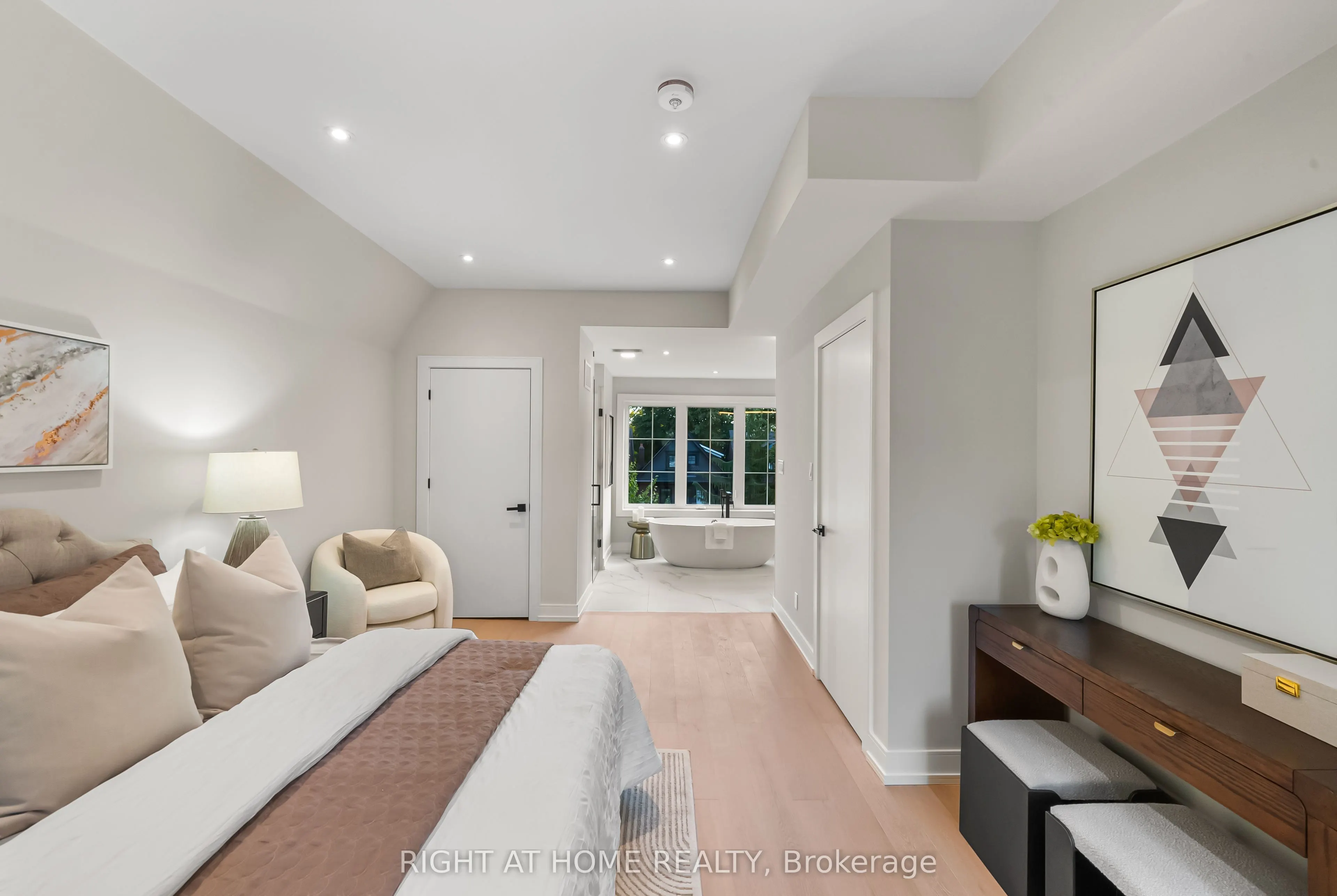 98 Dixon Avenue