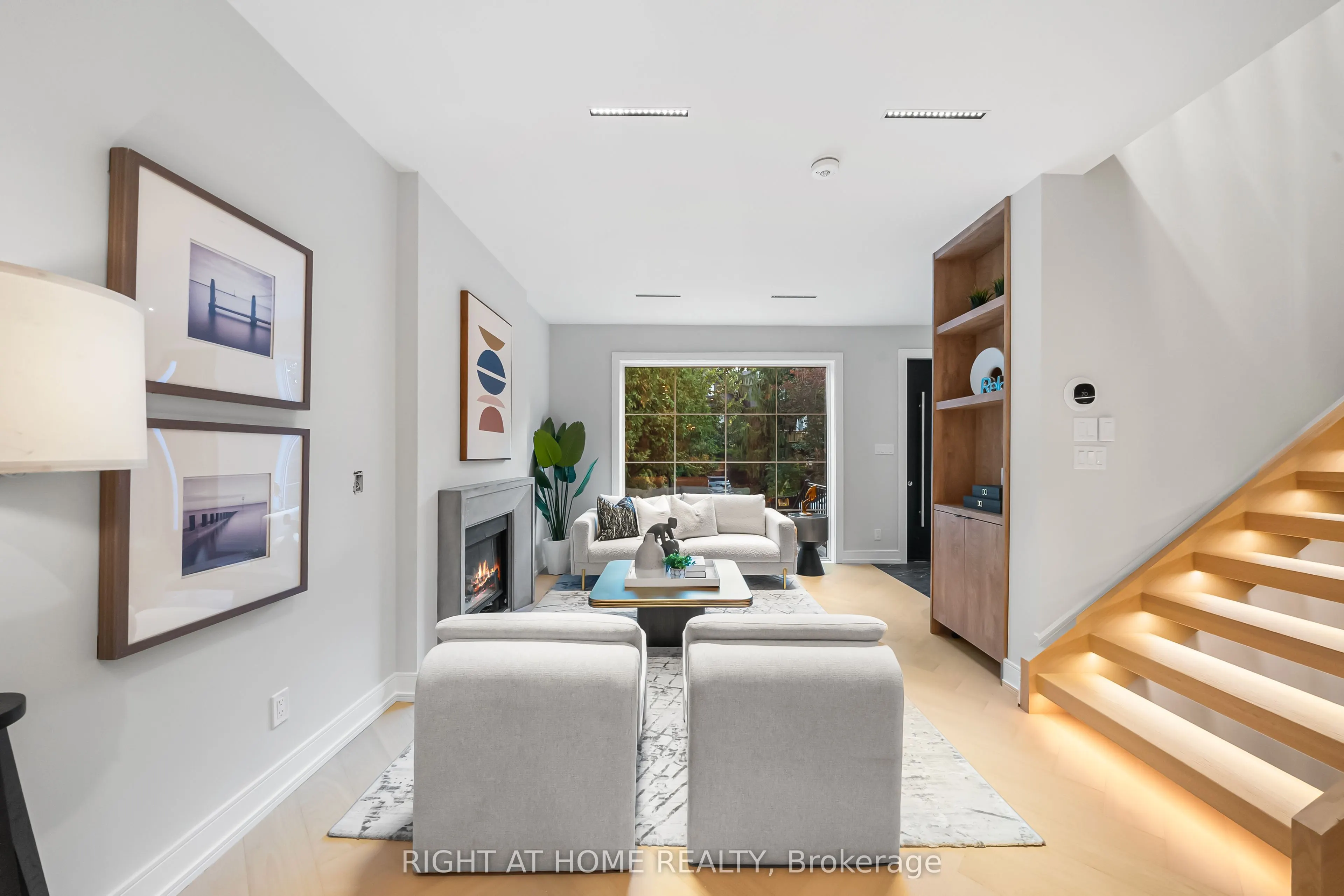 98 Dixon Avenue