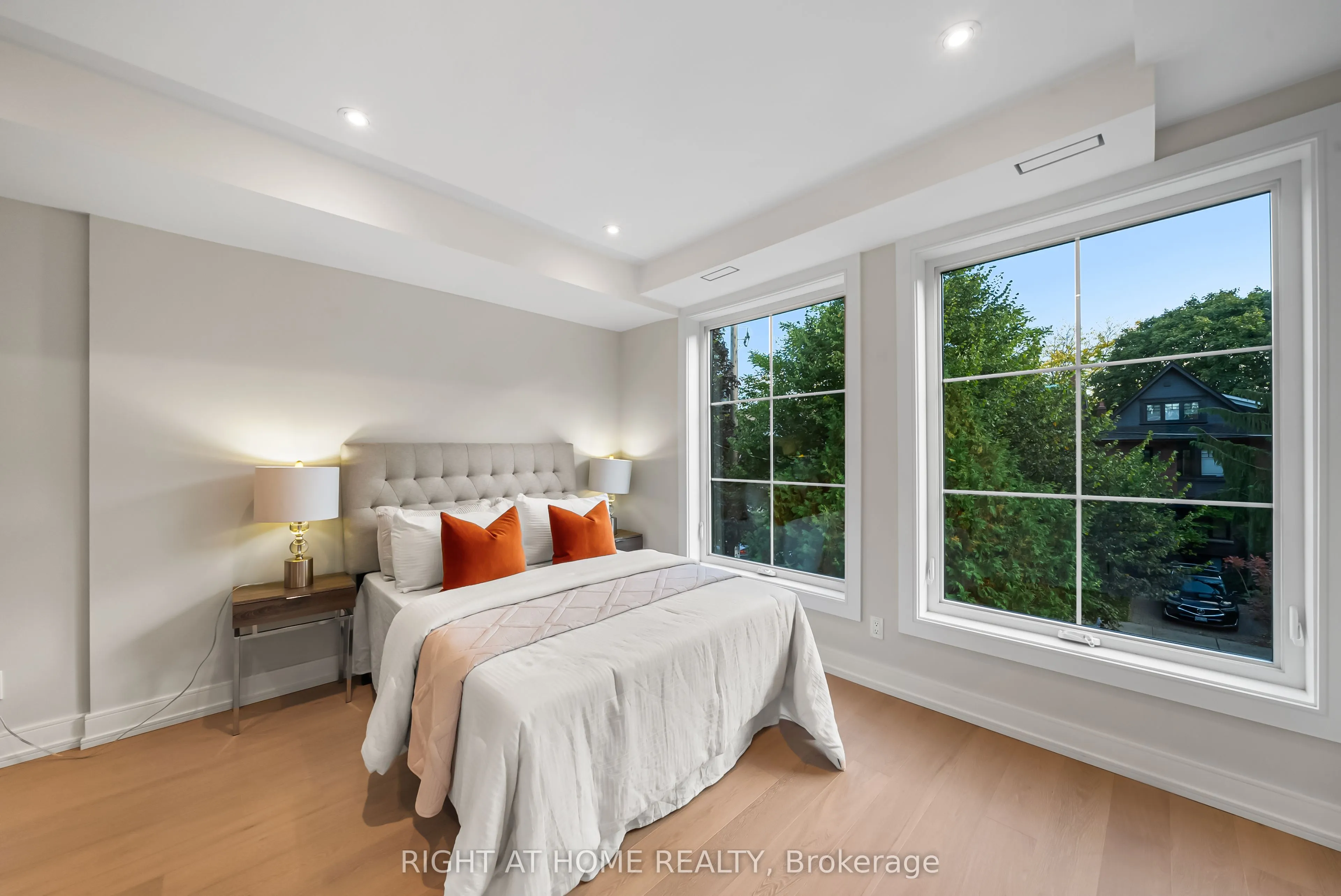 98 Dixon Avenue