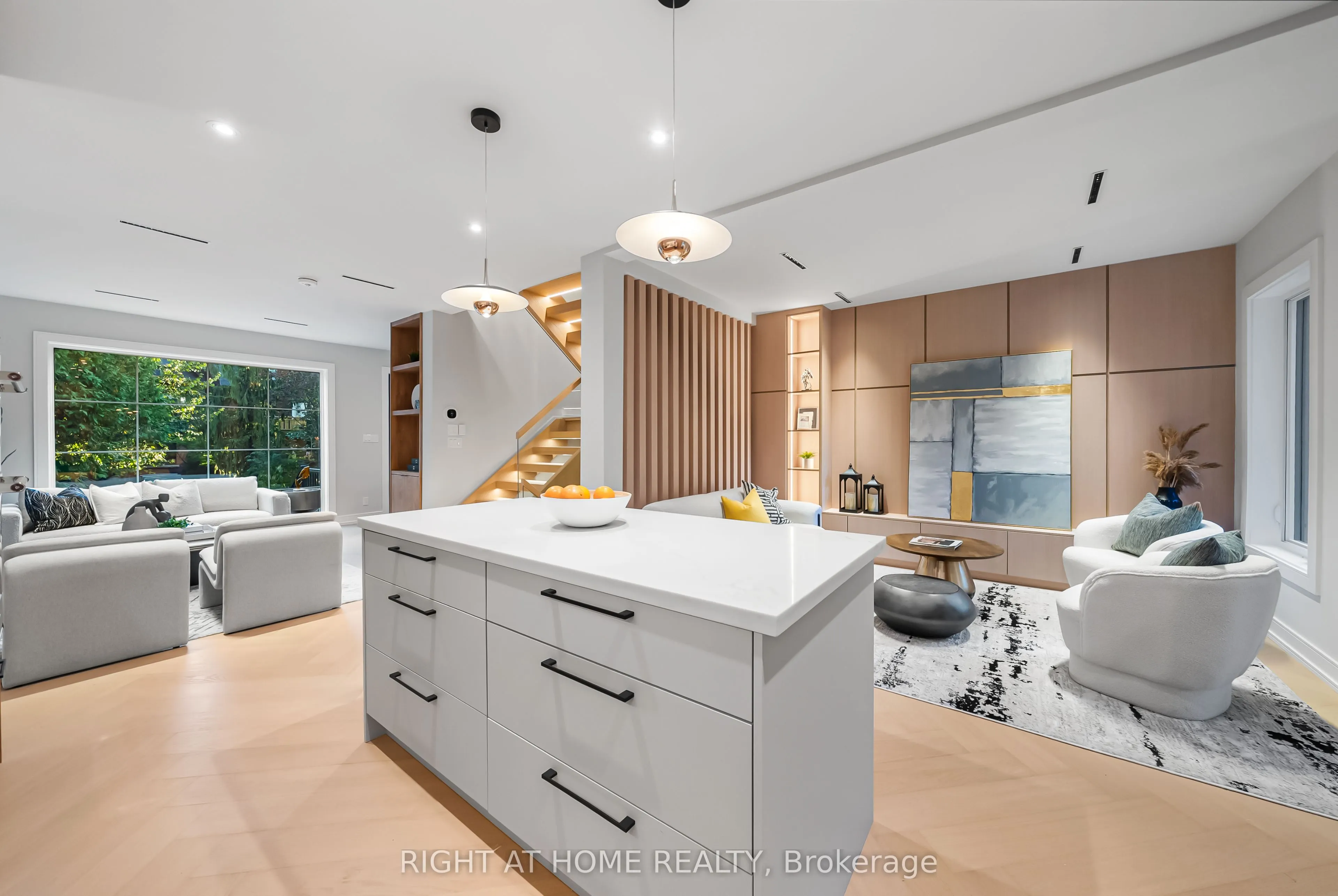 98 Dixon Avenue