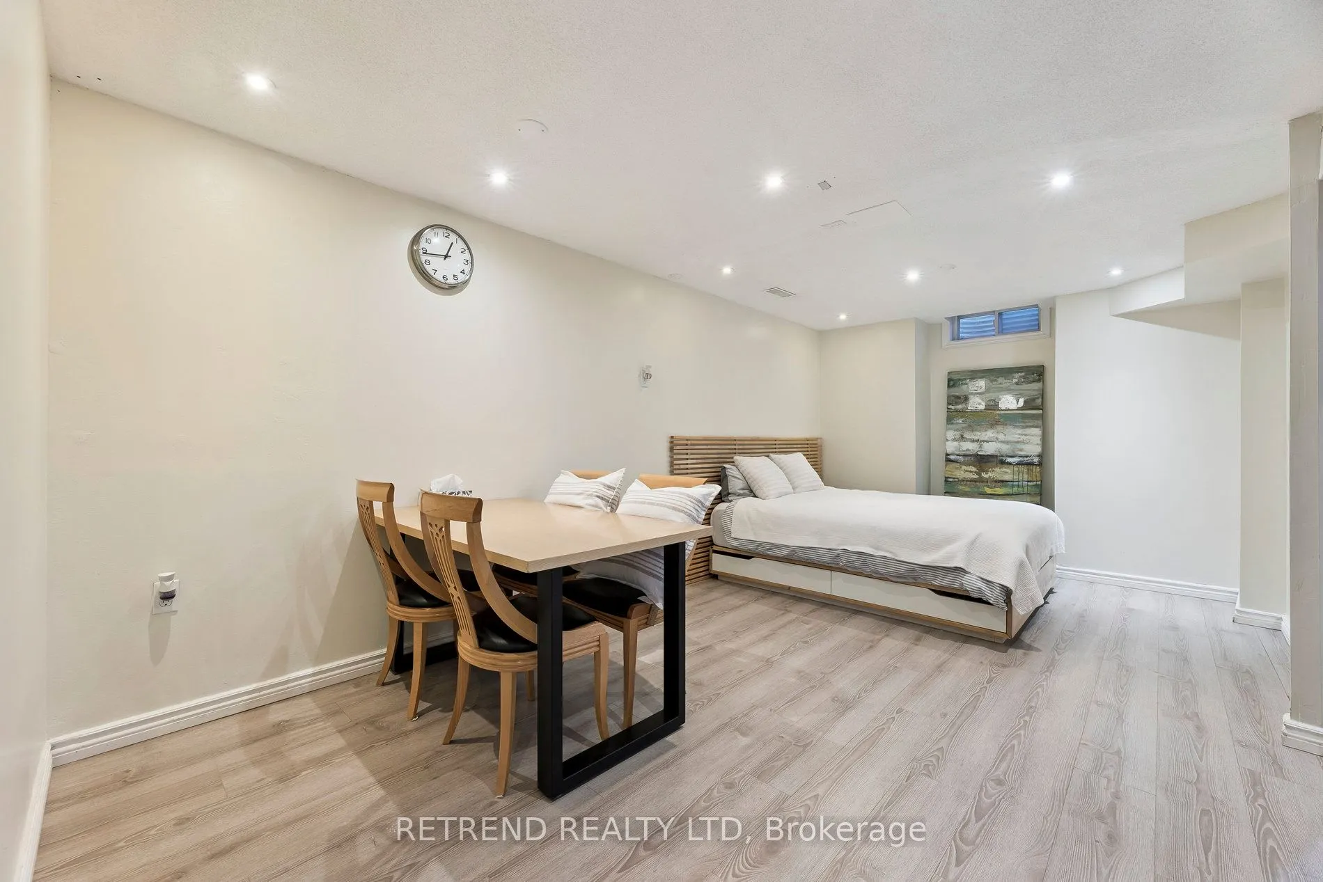 721 Swan Place