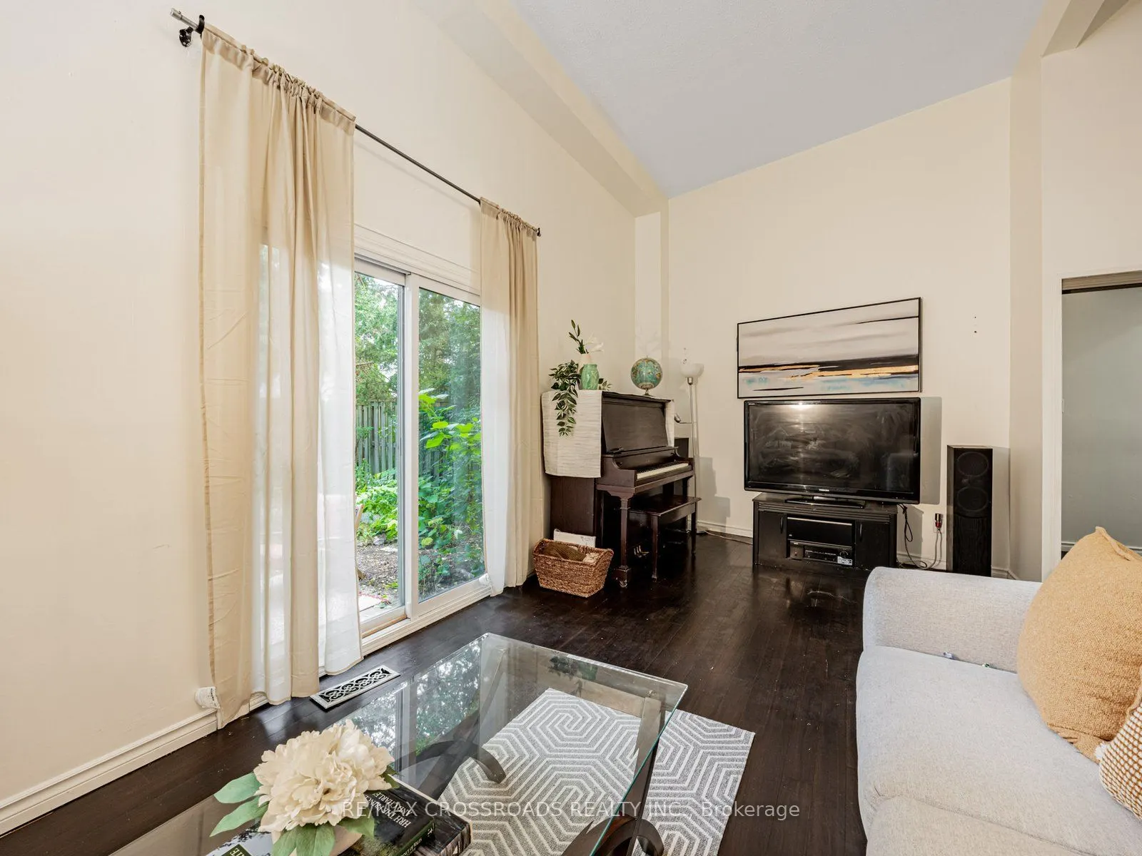 120 Beverly Glen Boulevard, #58