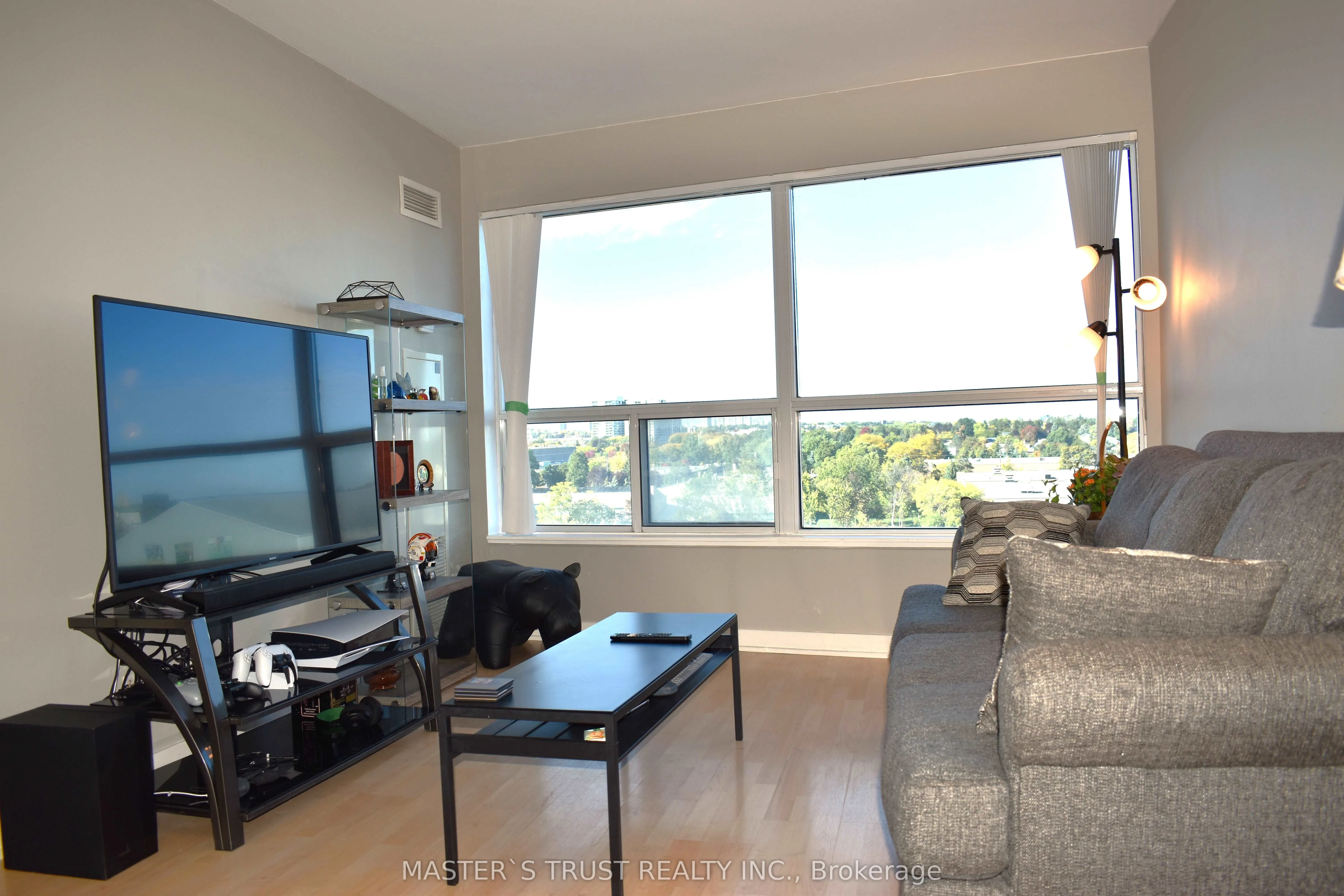36 Lee Centre Drive, #702