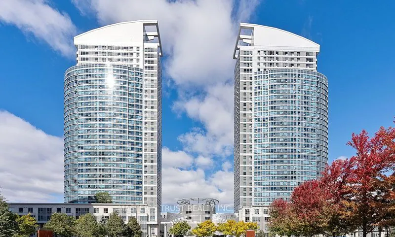 36 Lee Centre Drive, #702