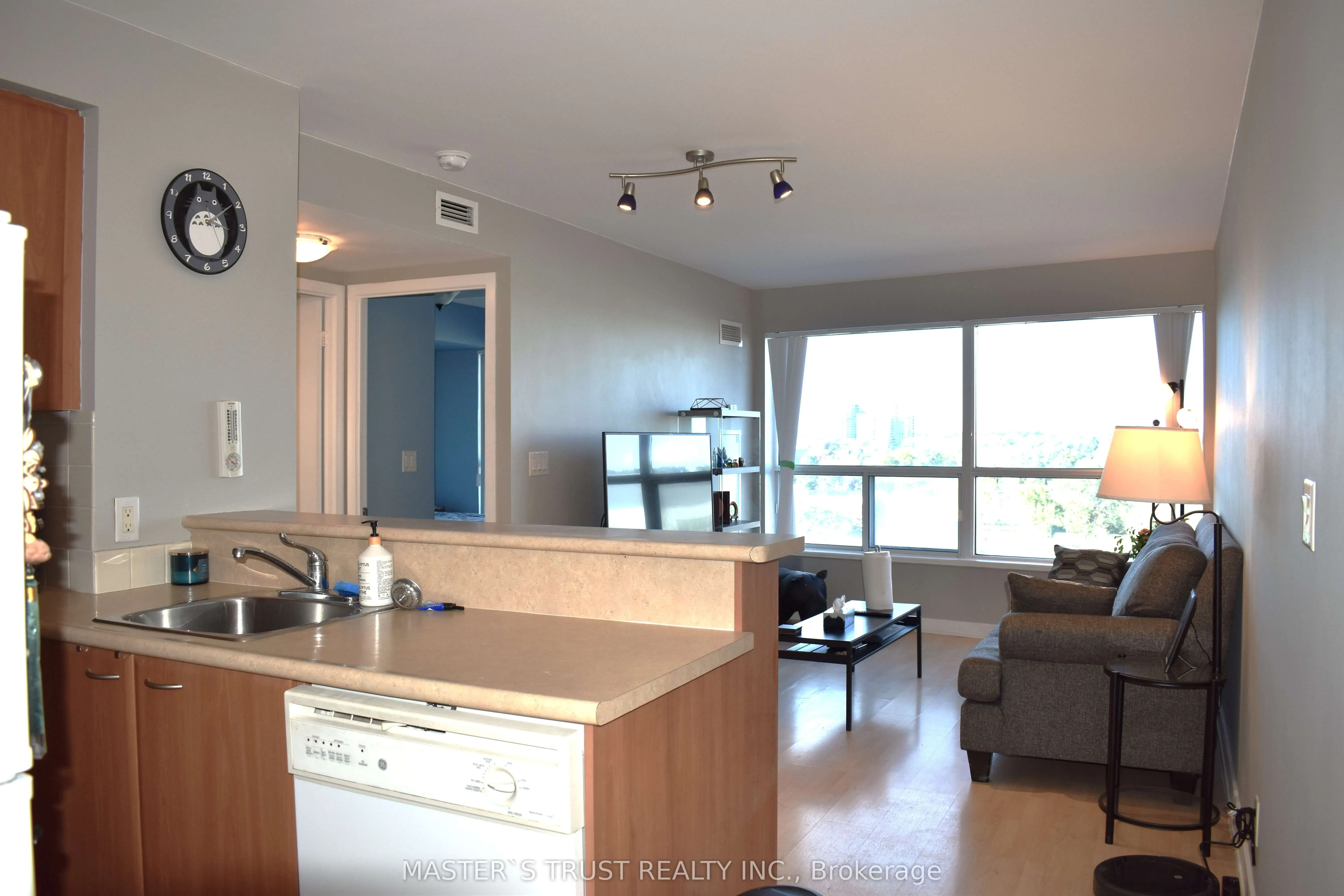 36 Lee Centre Drive, #702
