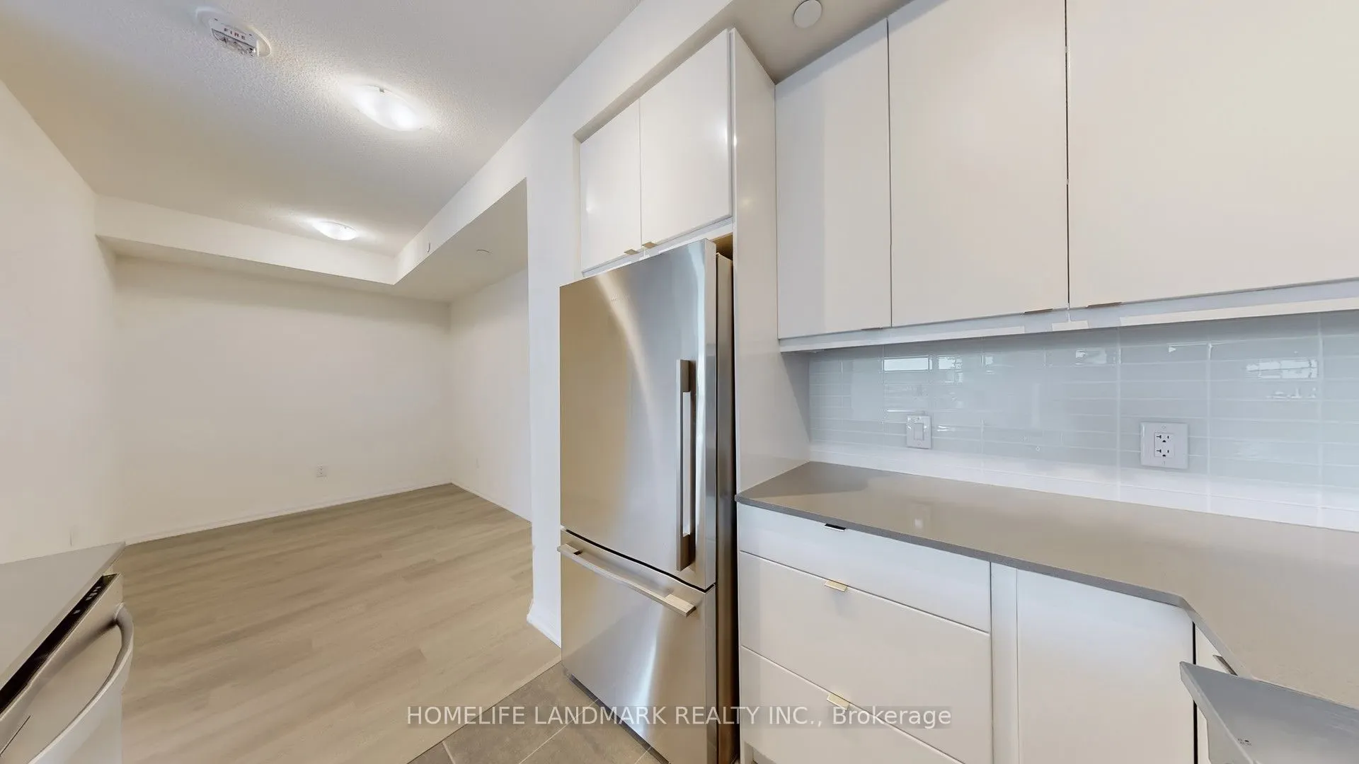 3260 Sheppard Avenue E, #401