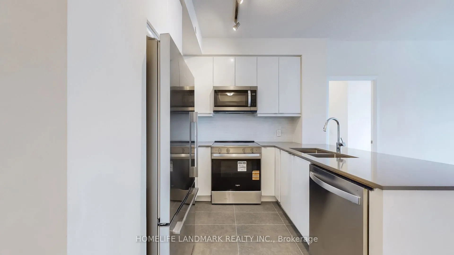 3260 Sheppard Avenue E, #401