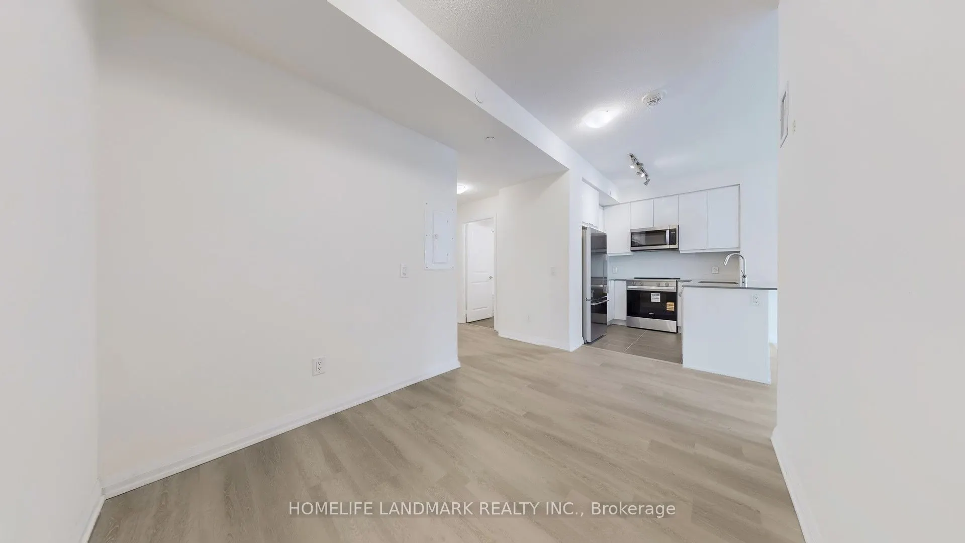 3260 Sheppard Avenue E, #401