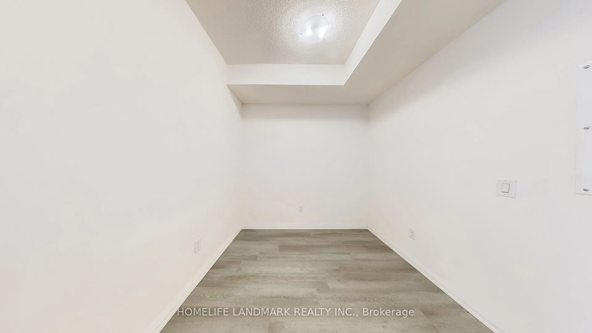 3260 Sheppard Avenue E, #401