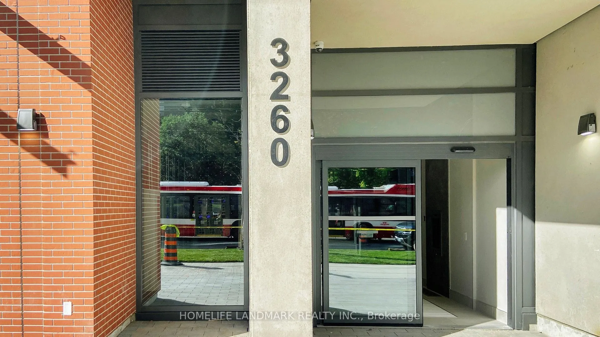 3260 Sheppard Avenue E, #401