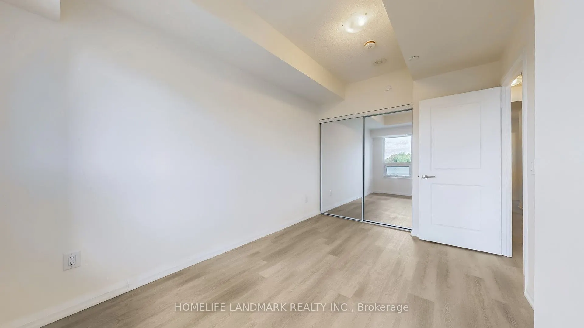 3260 Sheppard Avenue E, #401