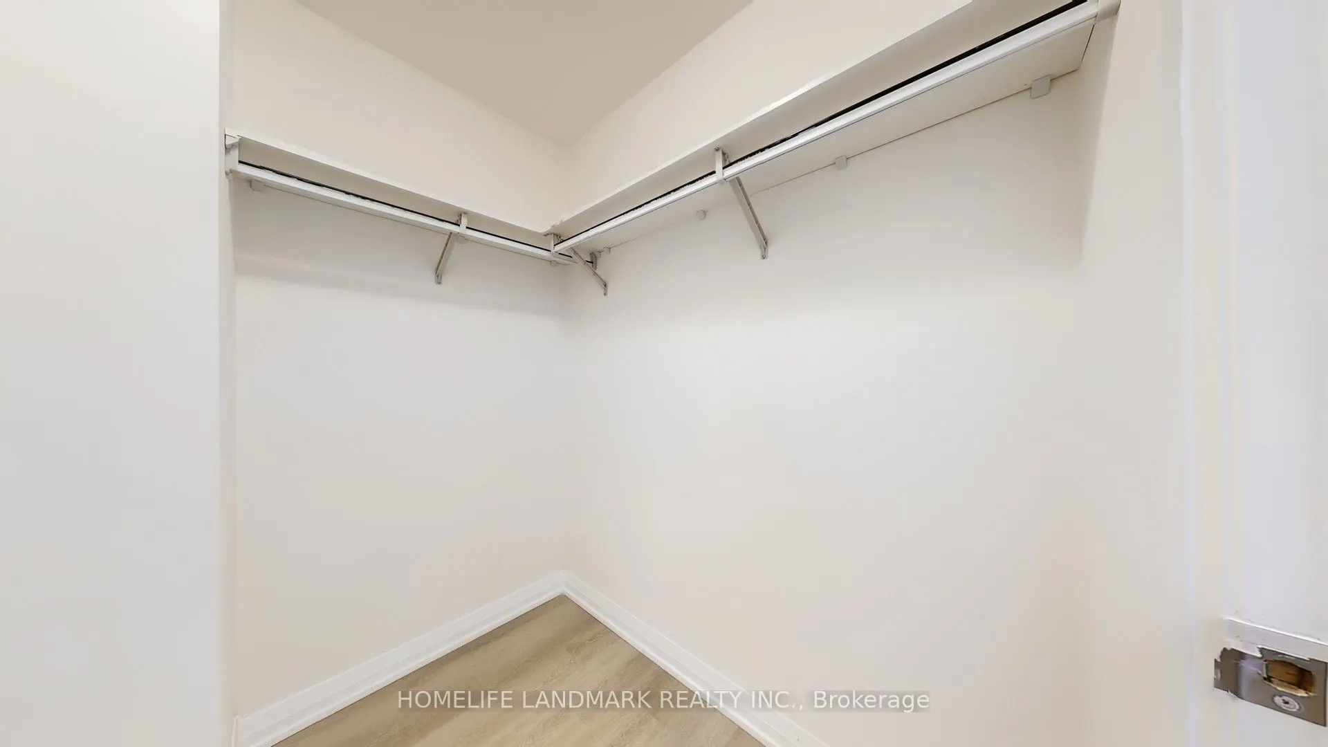 3260 Sheppard Avenue E, #401