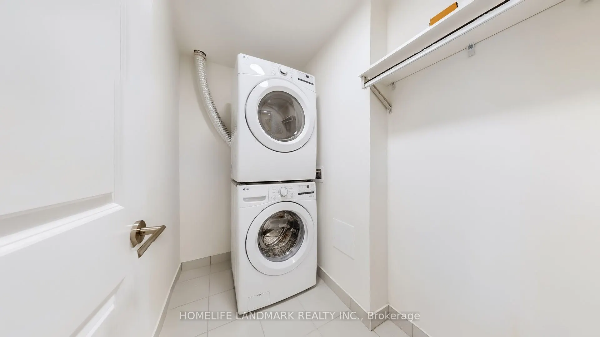 3260 Sheppard Avenue E, #401