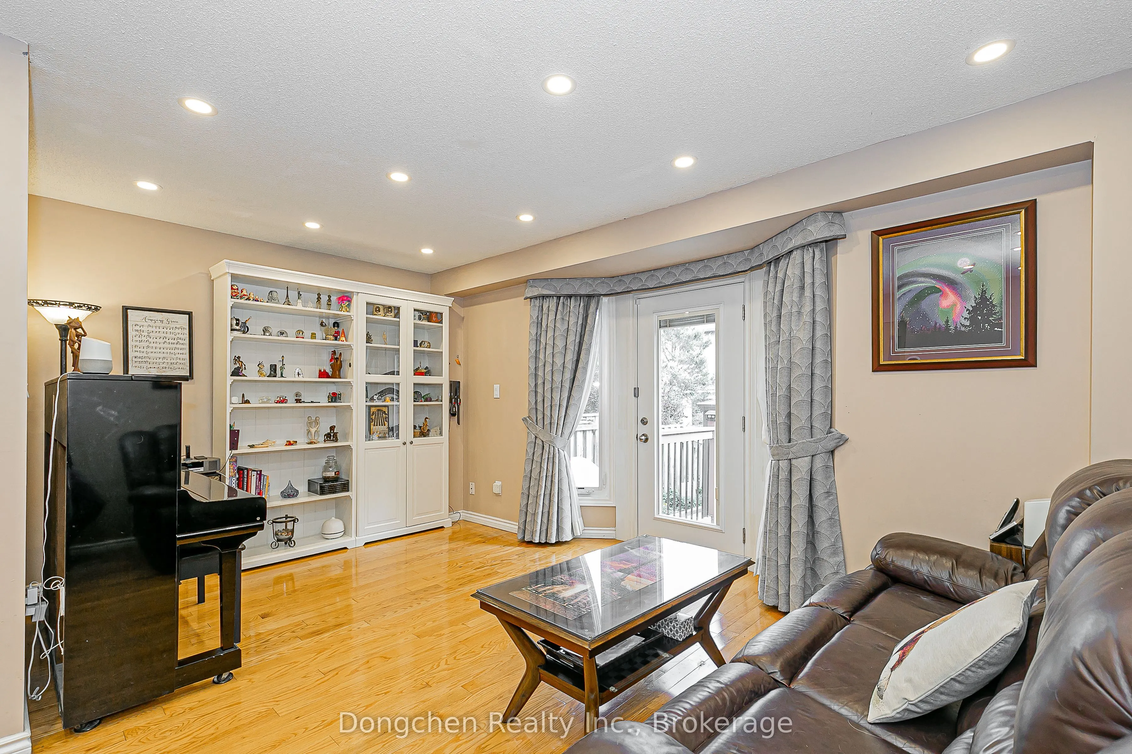 41 Sharrowbay Court