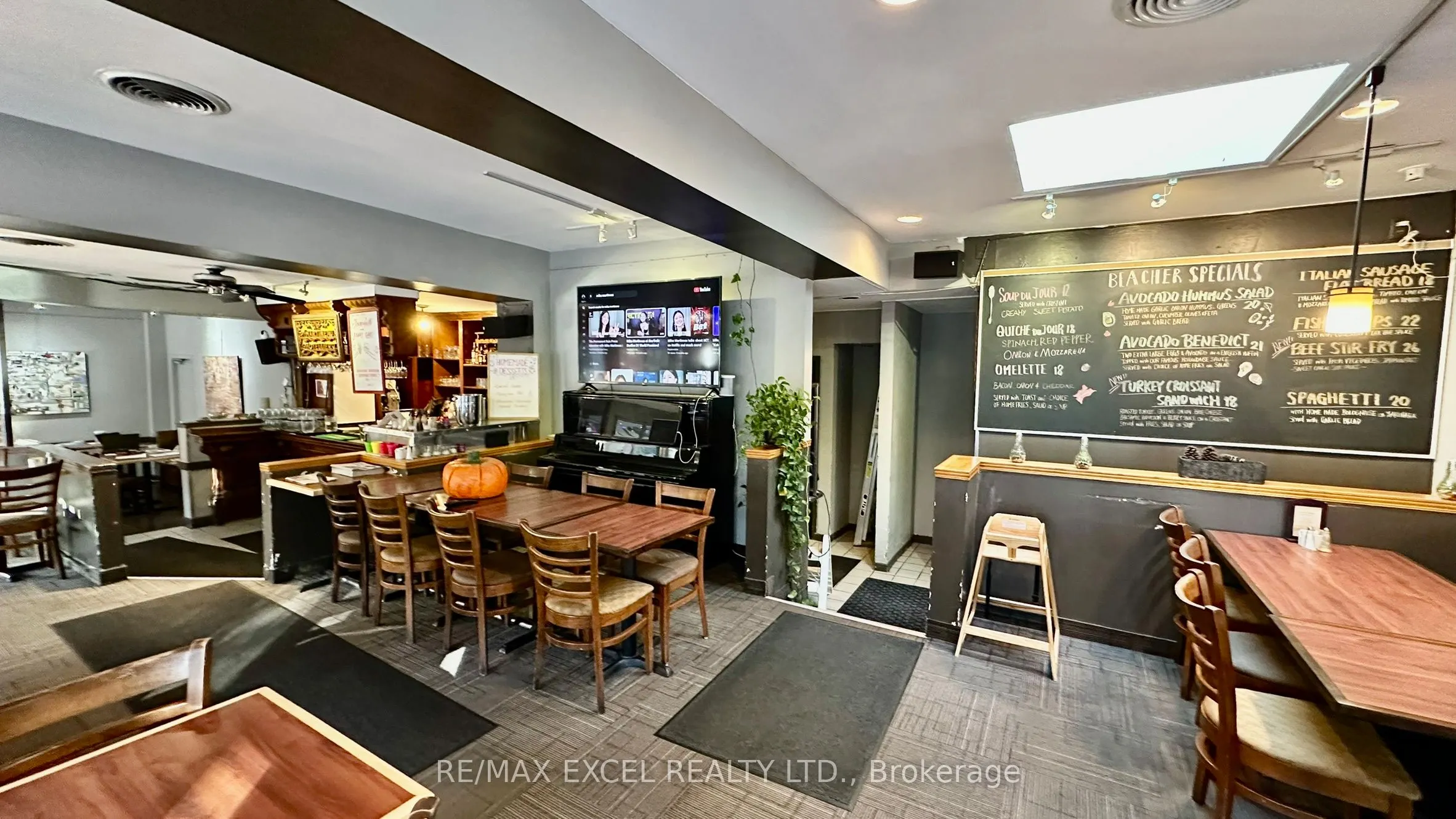 2162 Queen Street E
