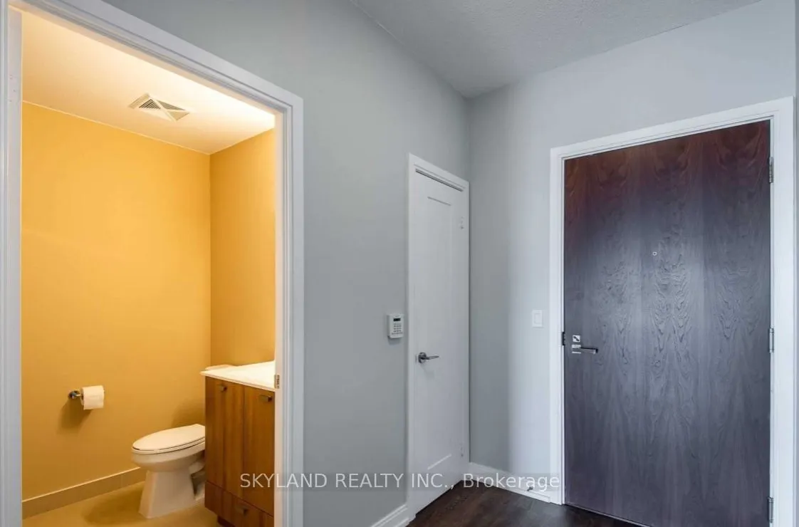 275 Village Green Square, #3225