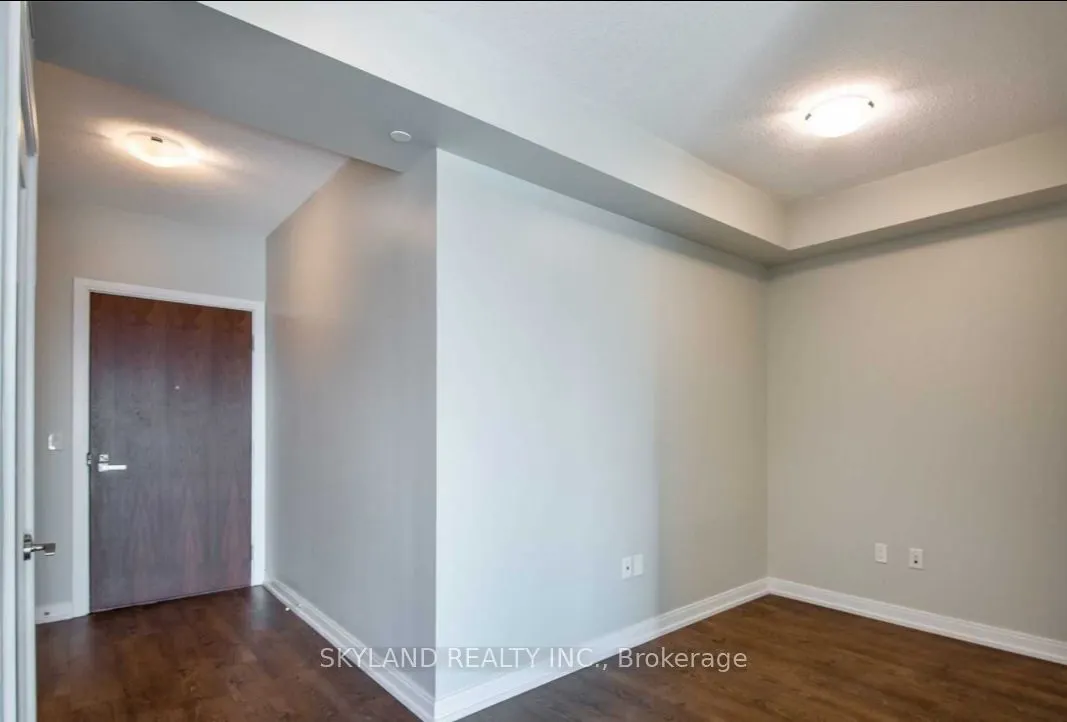 275 Village Green Square, #3225