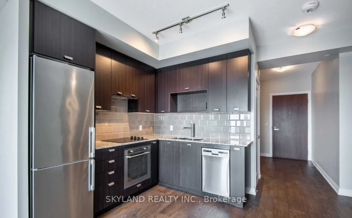 275 Village Green Square, #3225