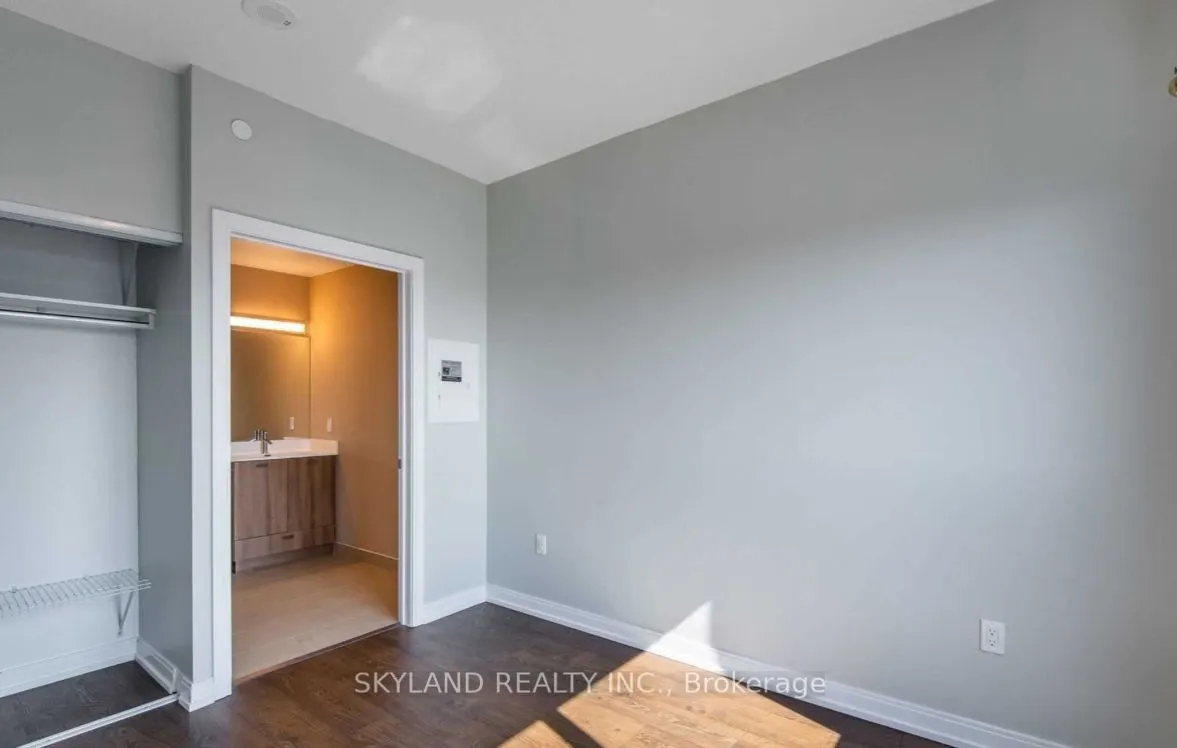 275 Village Green Square, #3225