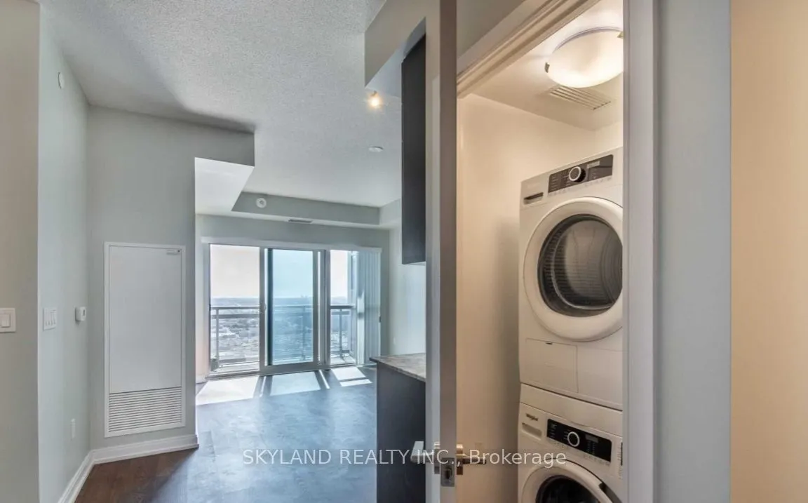 275 Village Green Square, #3225