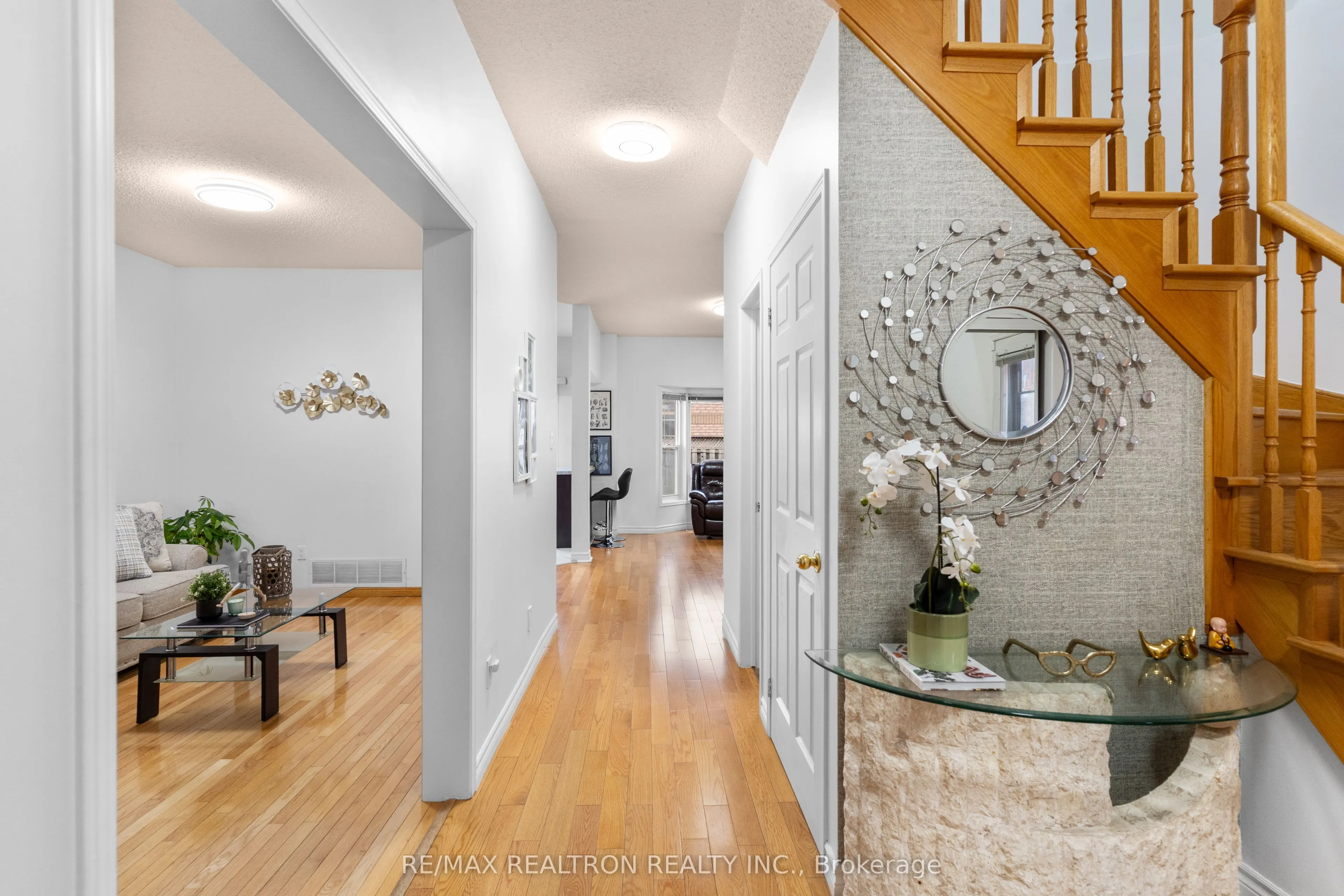 1520 Sandhurst Crescent