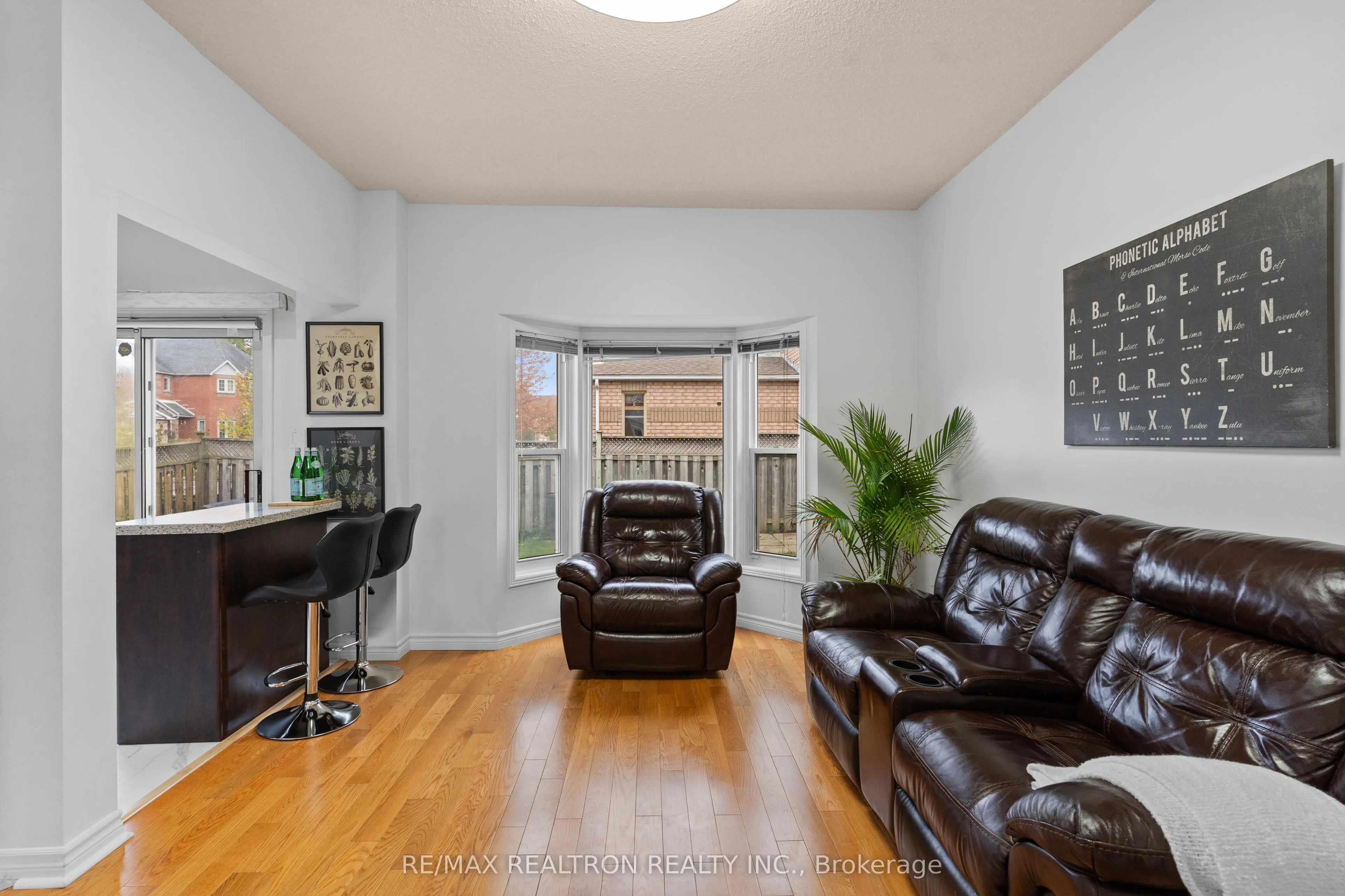 1520 Sandhurst Crescent