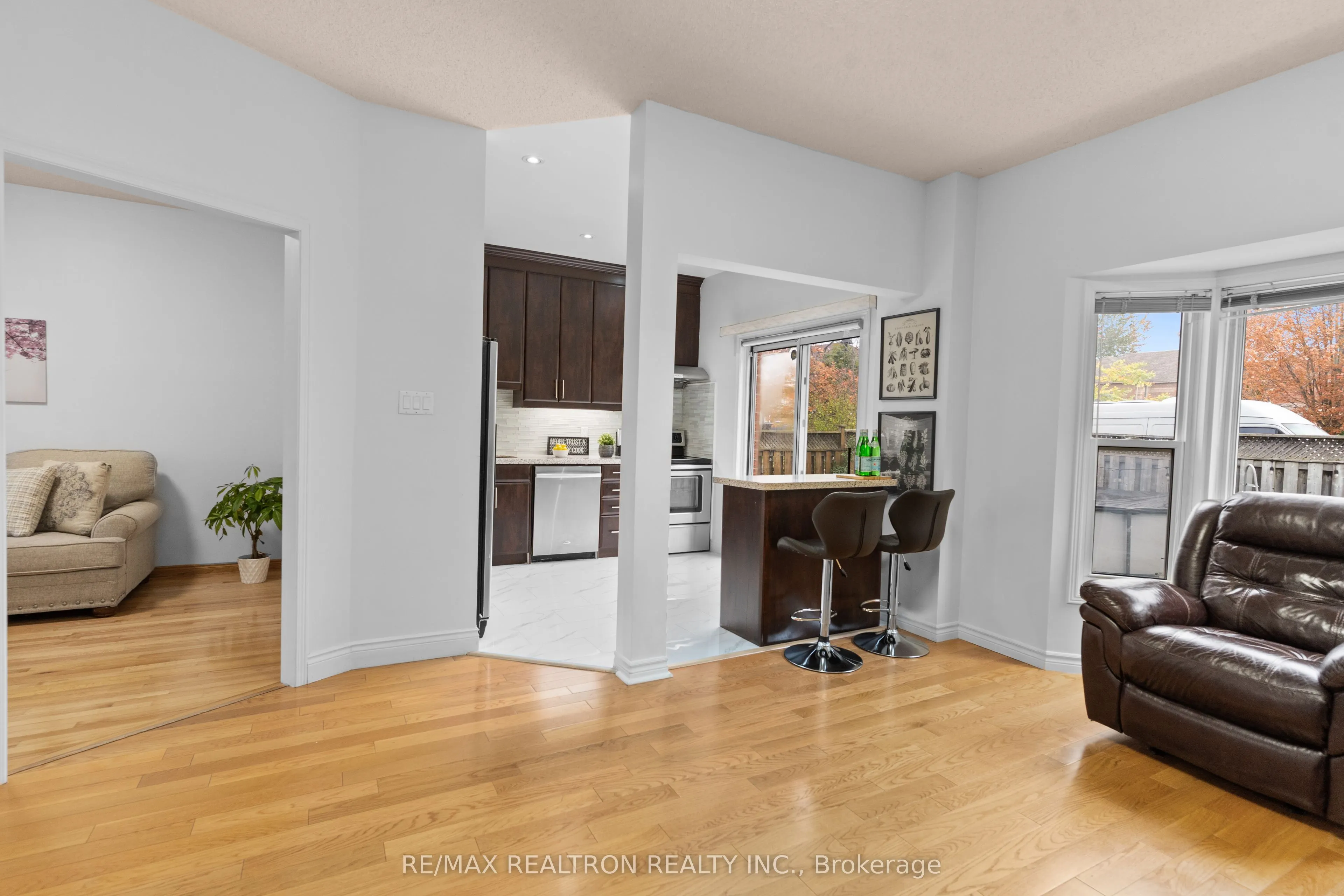 1520 Sandhurst Crescent