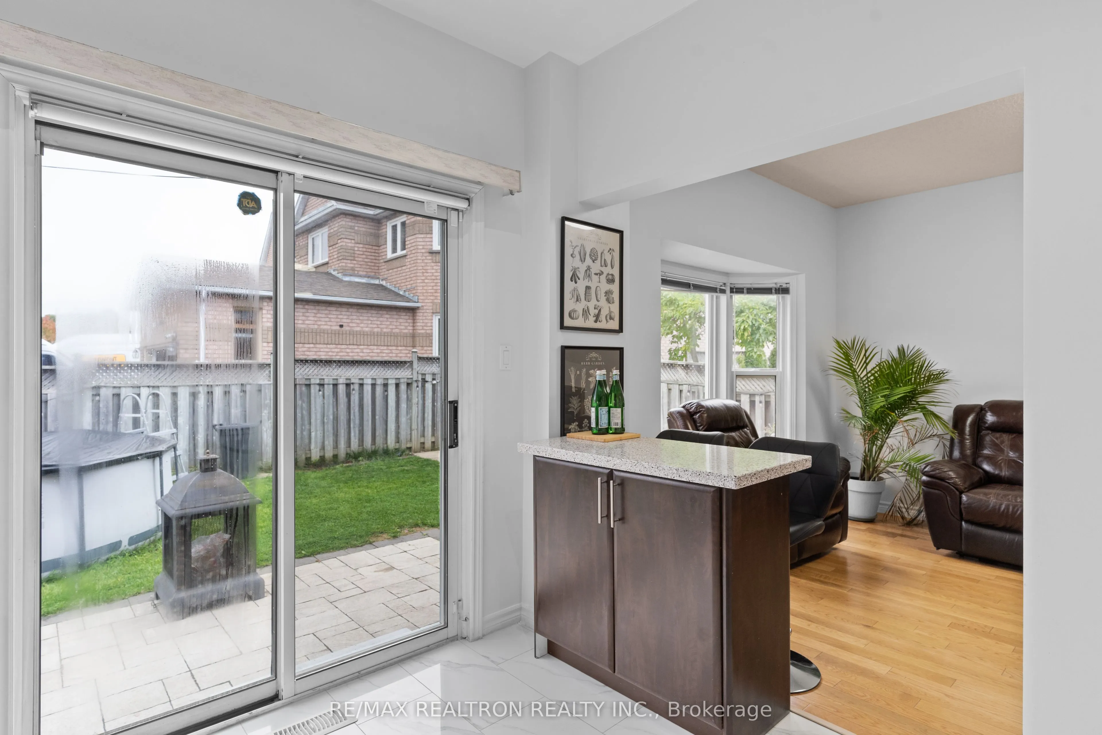 1520 Sandhurst Crescent