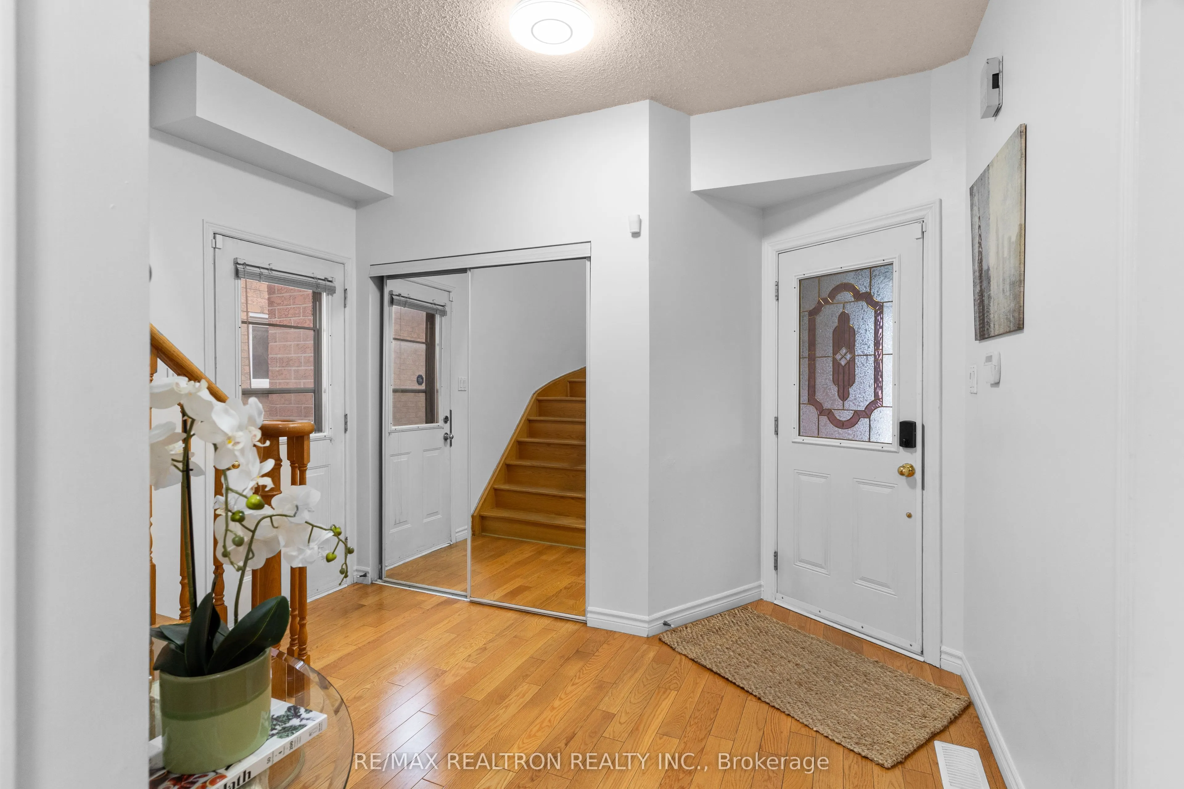 1520 Sandhurst Crescent