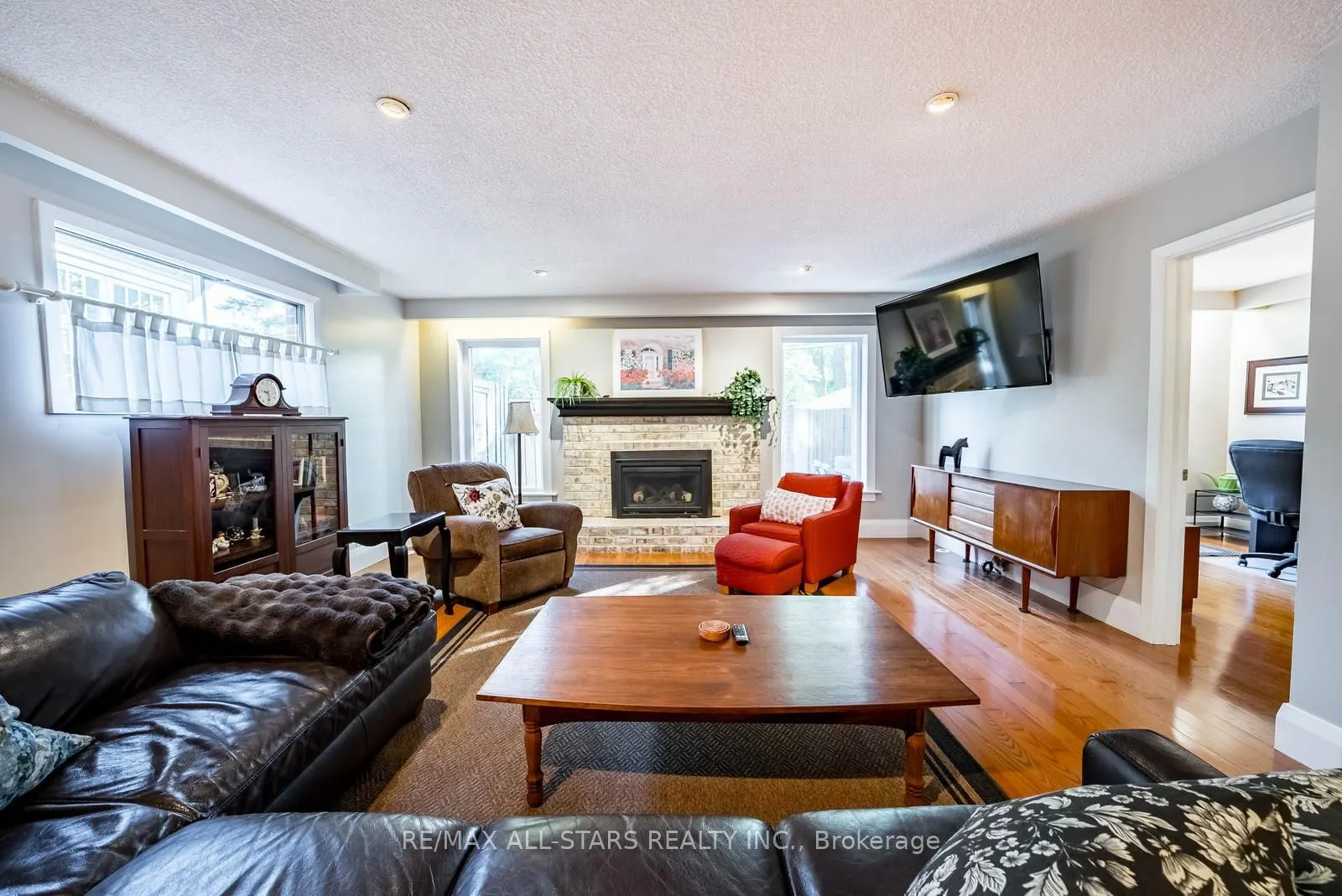 55 Larwood Boulevard