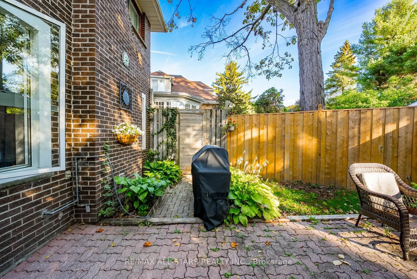 55 Larwood Boulevard