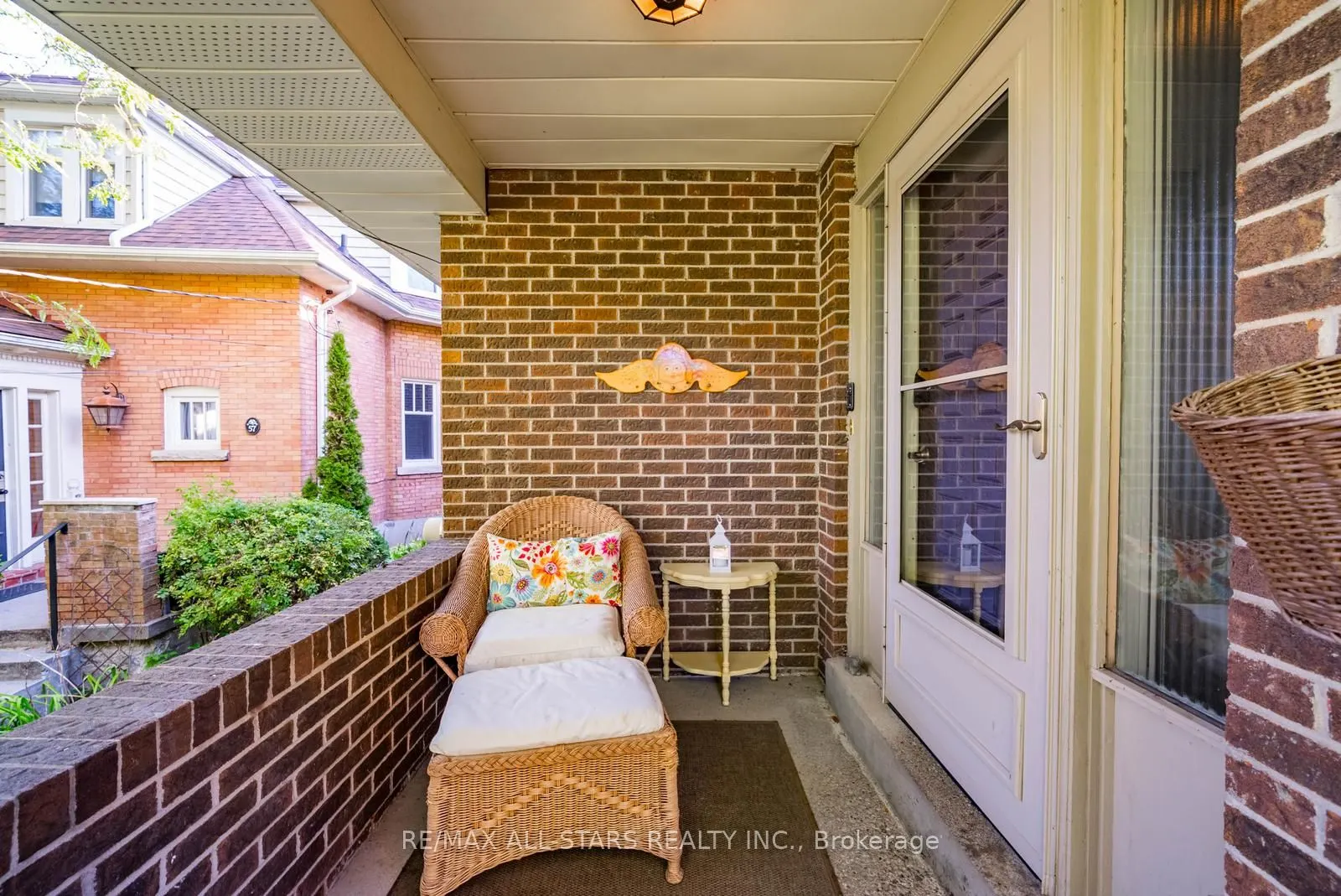 55 Larwood Boulevard